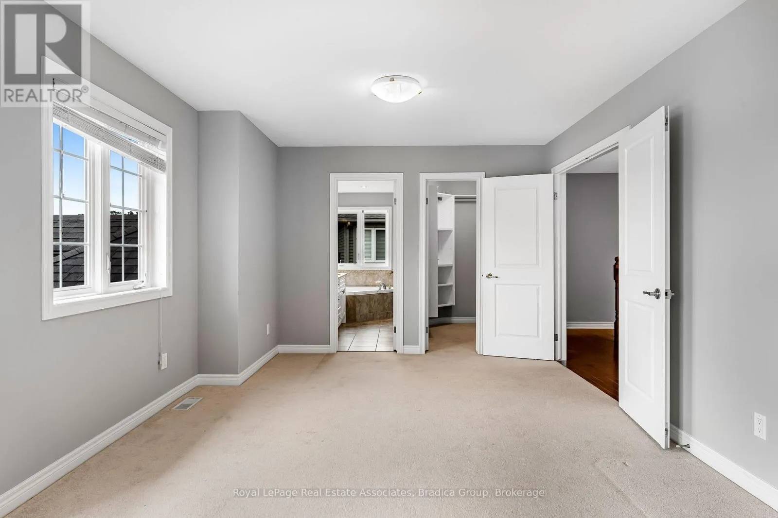17 TRAILWOOD DRIVE