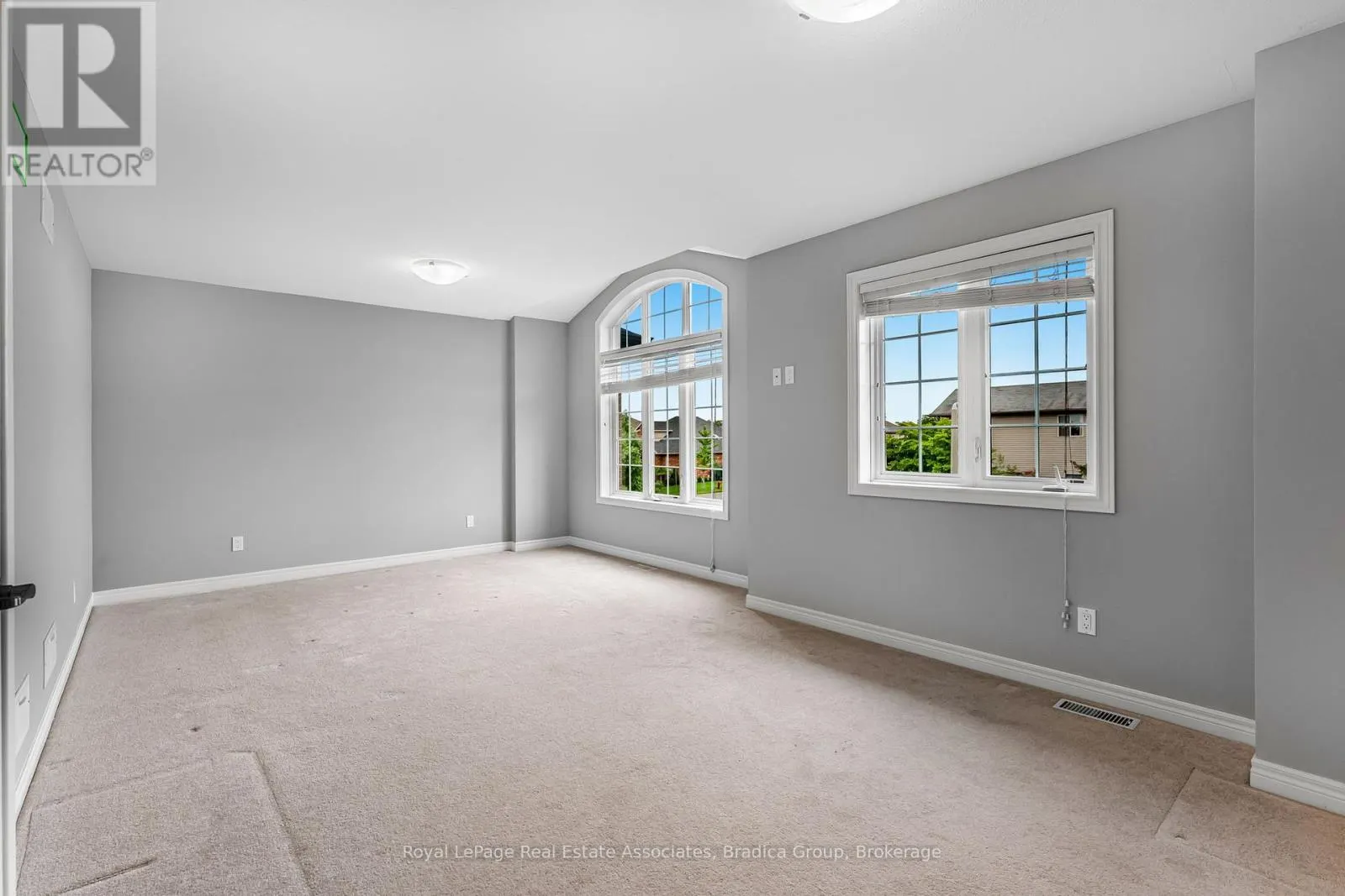 17 TRAILWOOD DRIVE