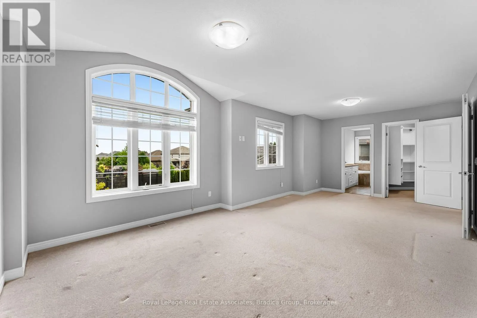 17 TRAILWOOD DRIVE