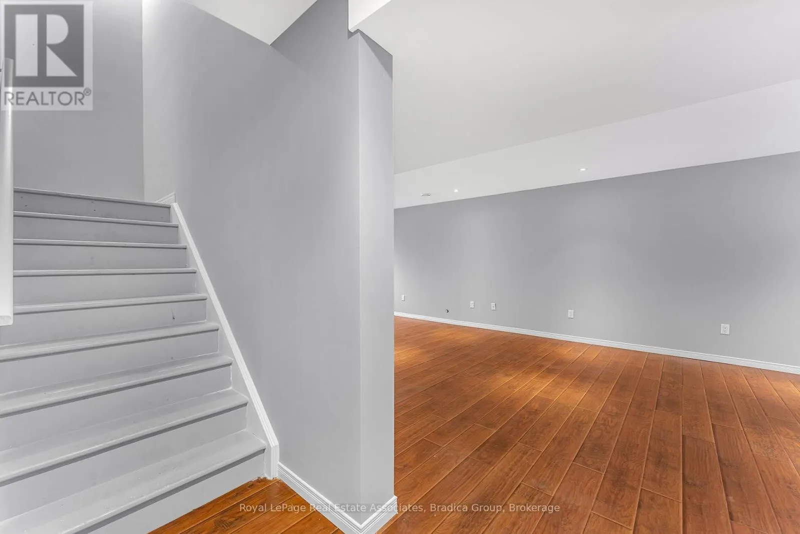 17 TRAILWOOD DRIVE