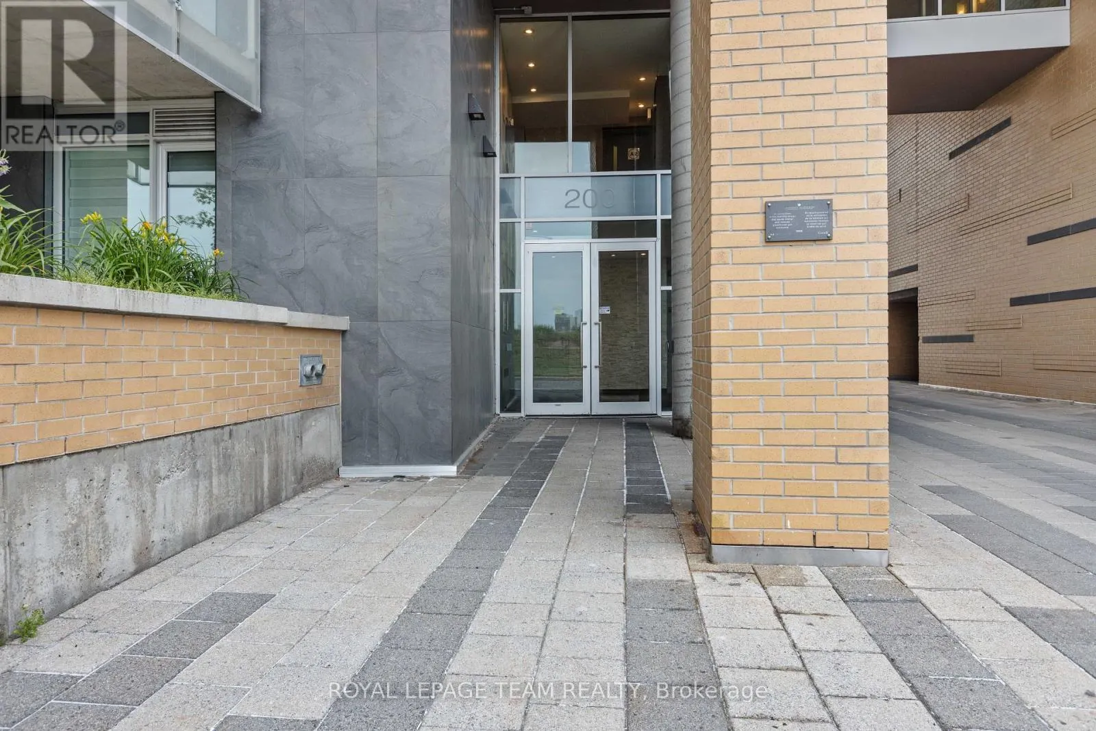 303 - 200 LETT STREET