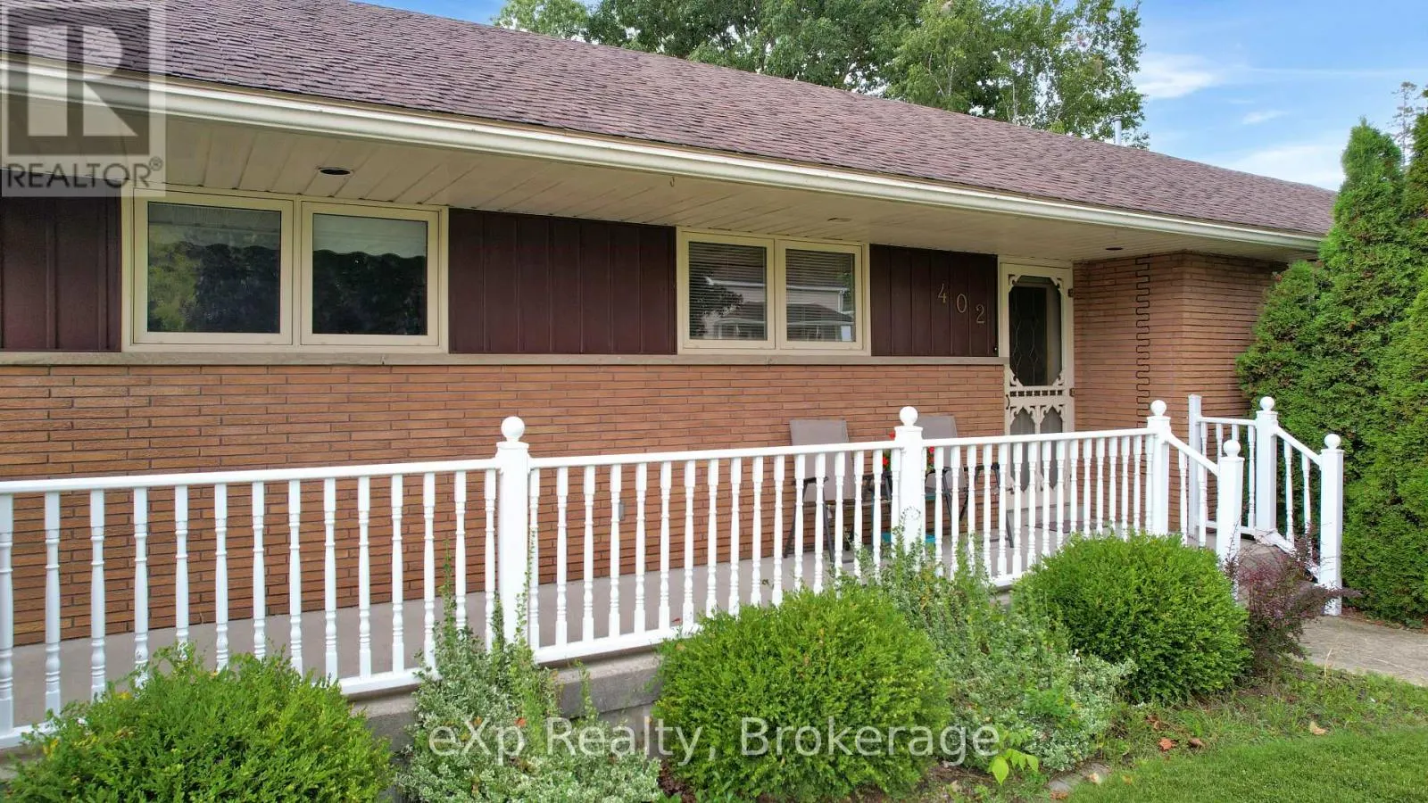 402 MARY STREET