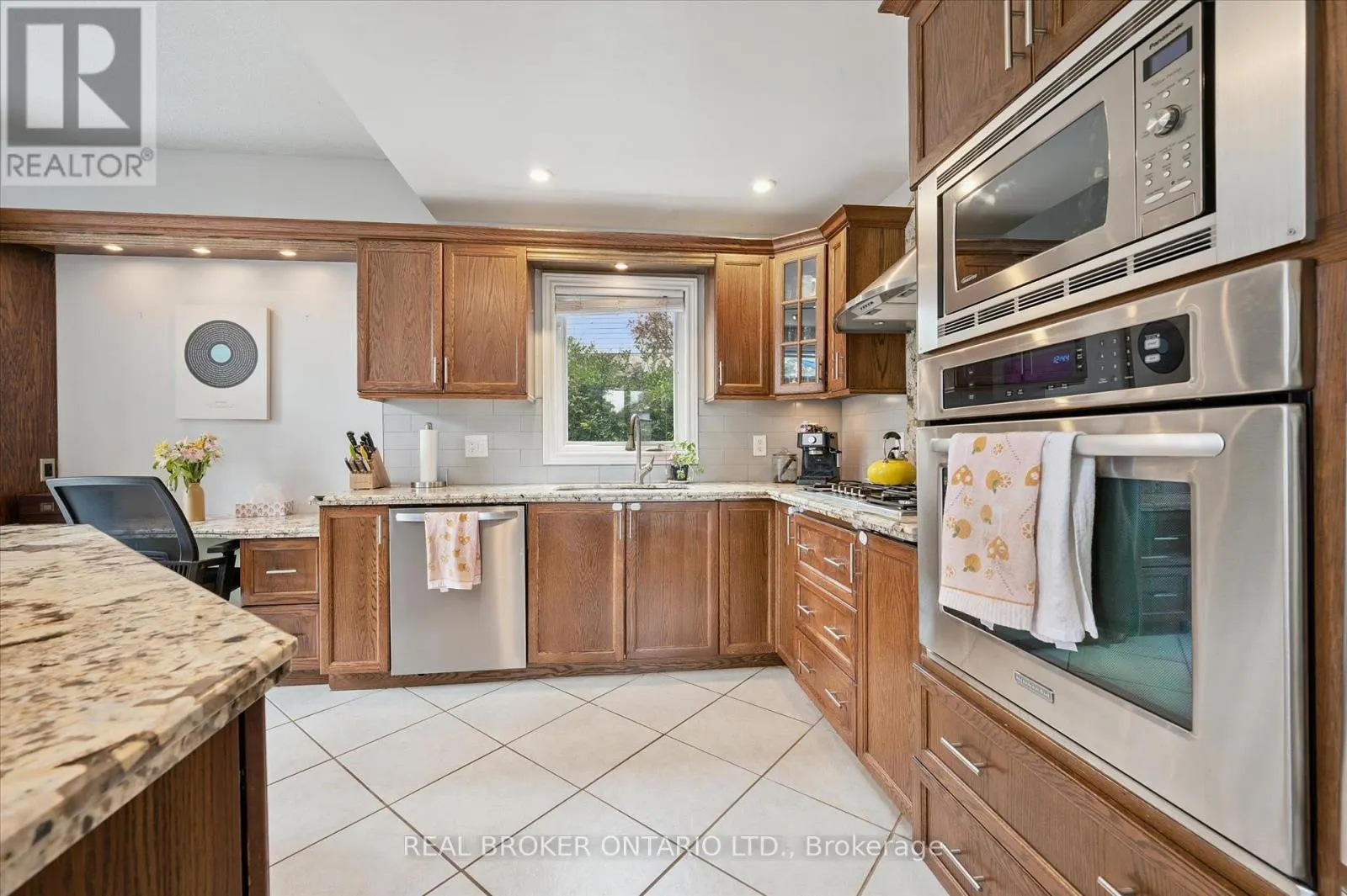 18 PEARWOOD COURT