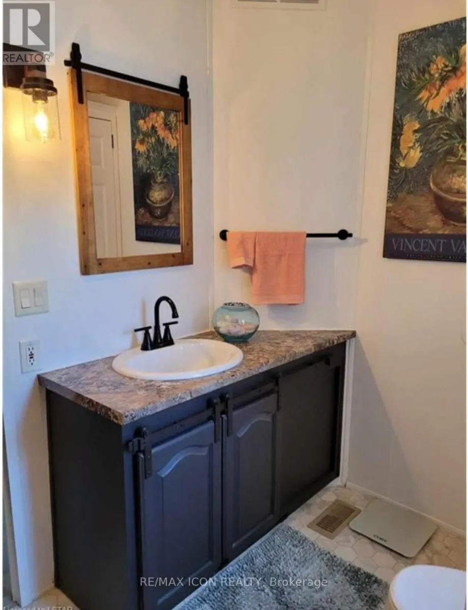 61 WATER'S EDGE - 77307 BLUEWATER HIGHWAY