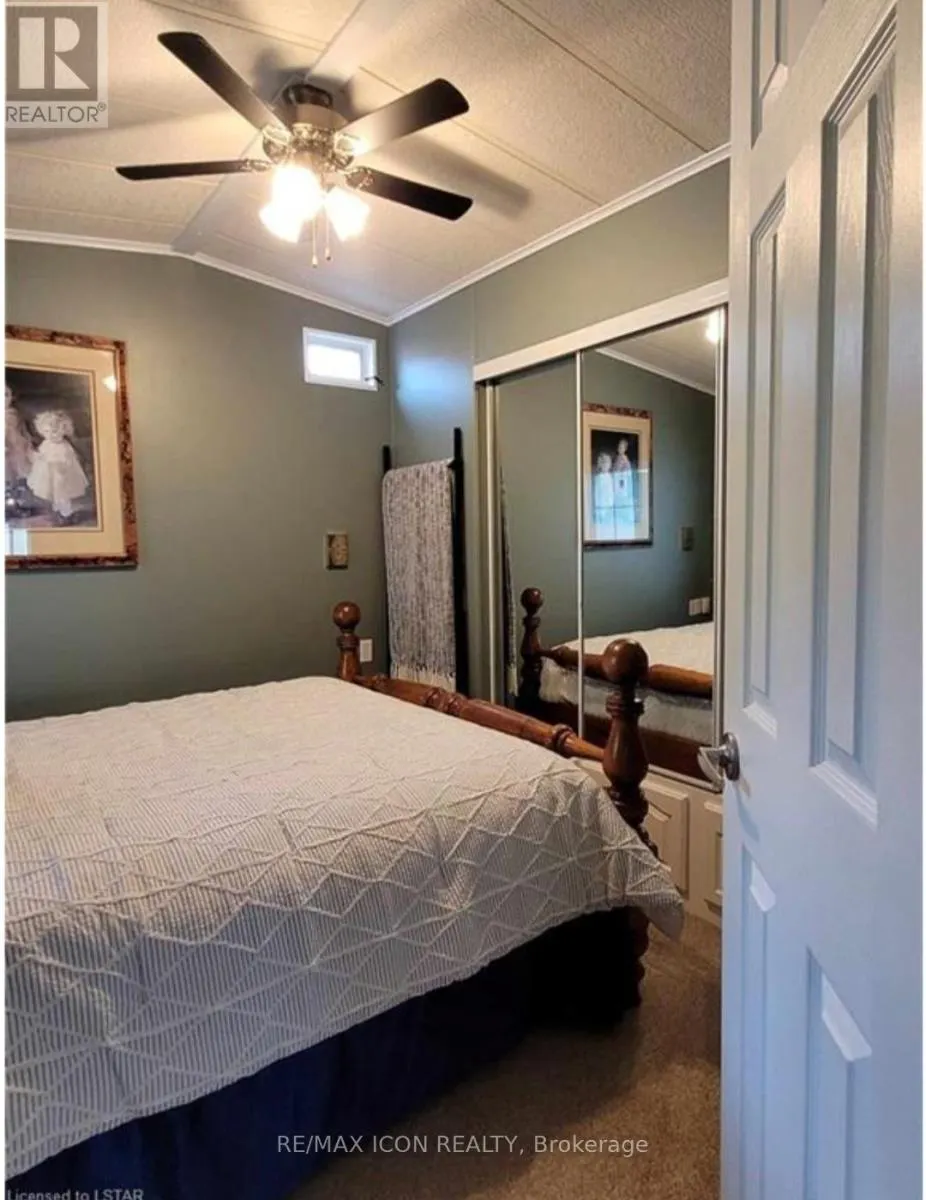 61 WATER'S EDGE - 77307 BLUEWATER HIGHWAY