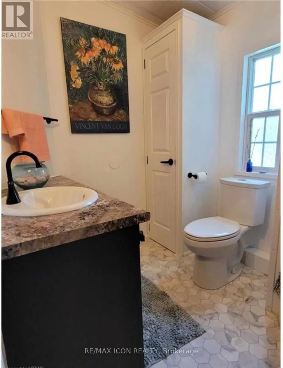 61 WATER'S EDGE - 77307 BLUEWATER HIGHWAY