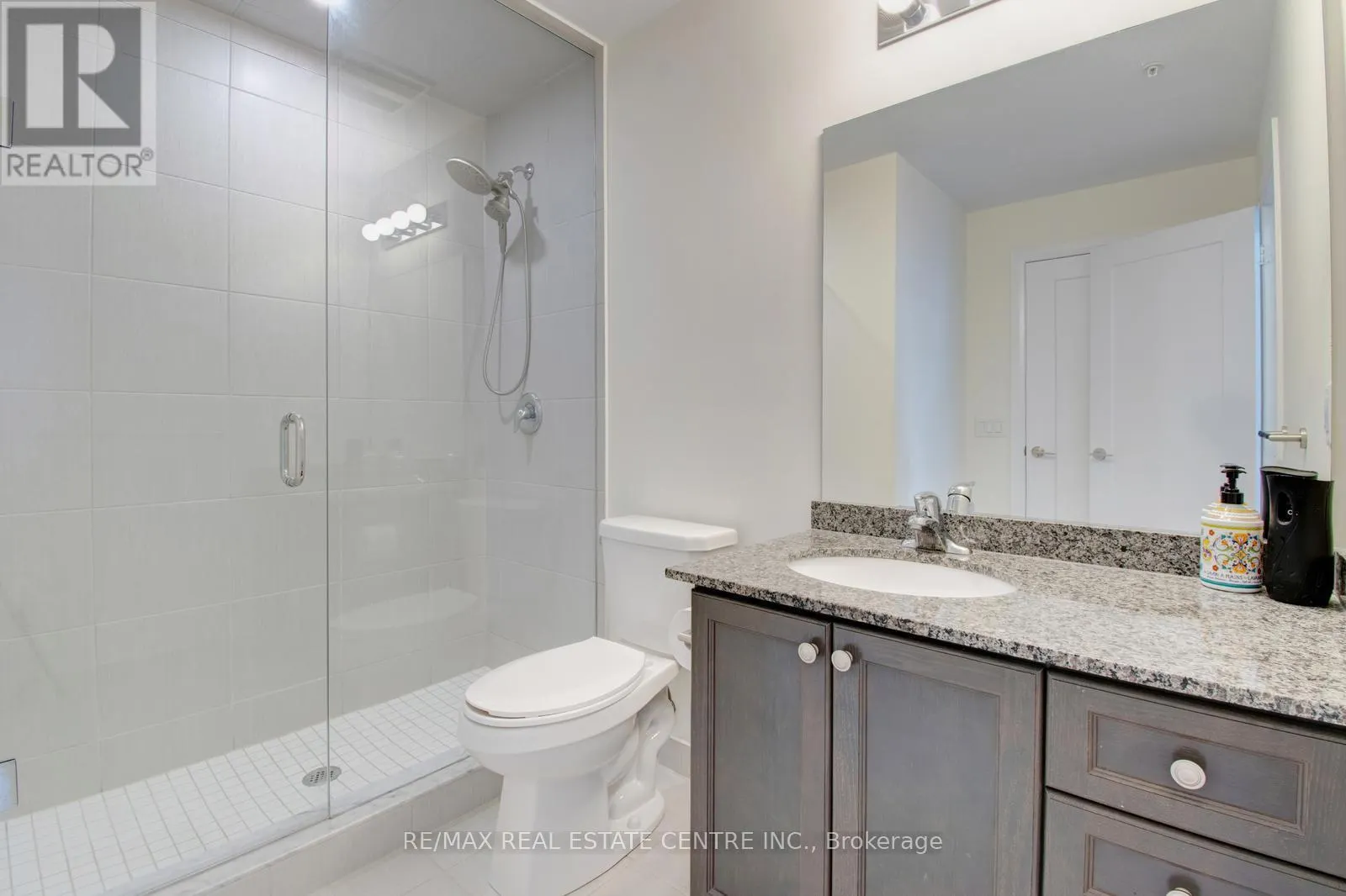 535 - 16 CONCORD PLACE