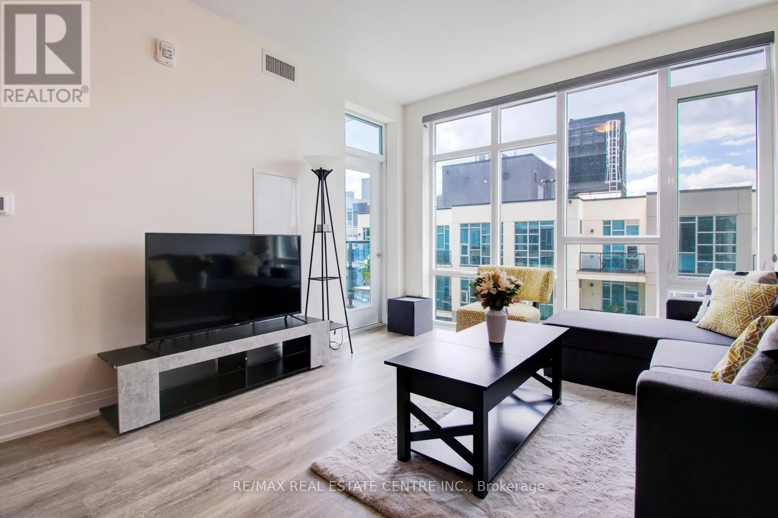 535 - 16 CONCORD PLACE