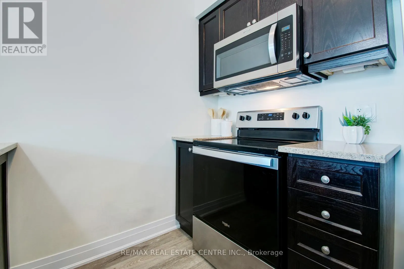 535 - 16 CONCORD PLACE