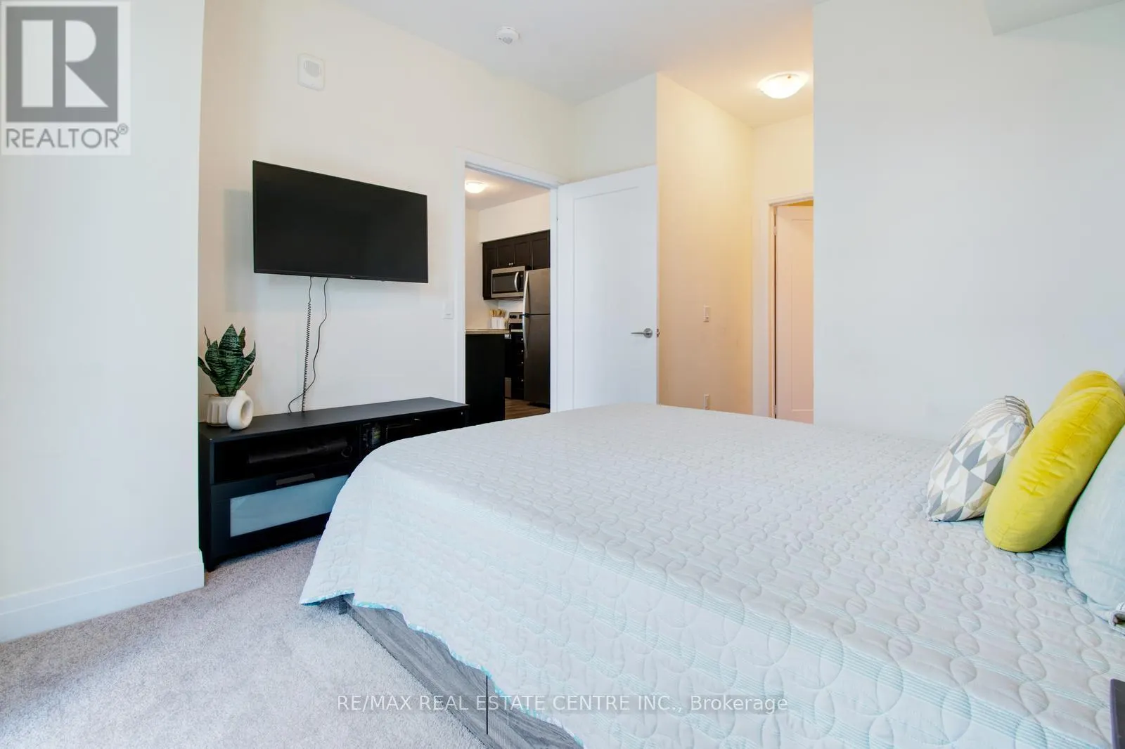 535 - 16 CONCORD PLACE