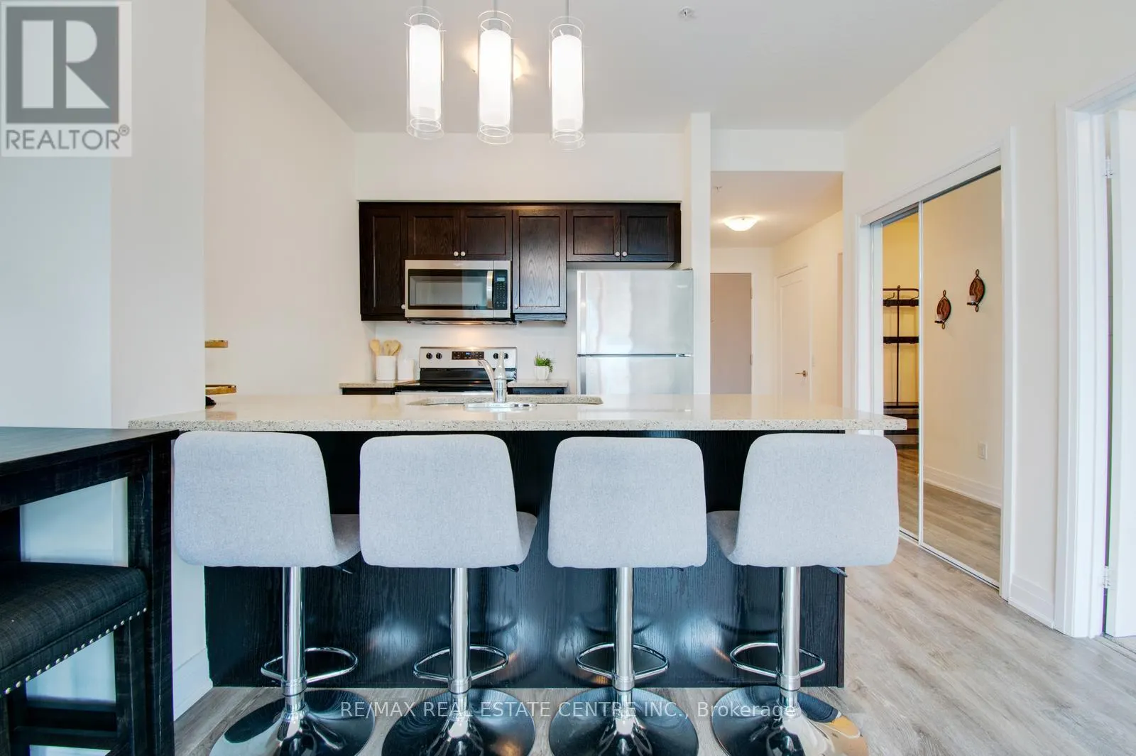 535 - 16 CONCORD PLACE