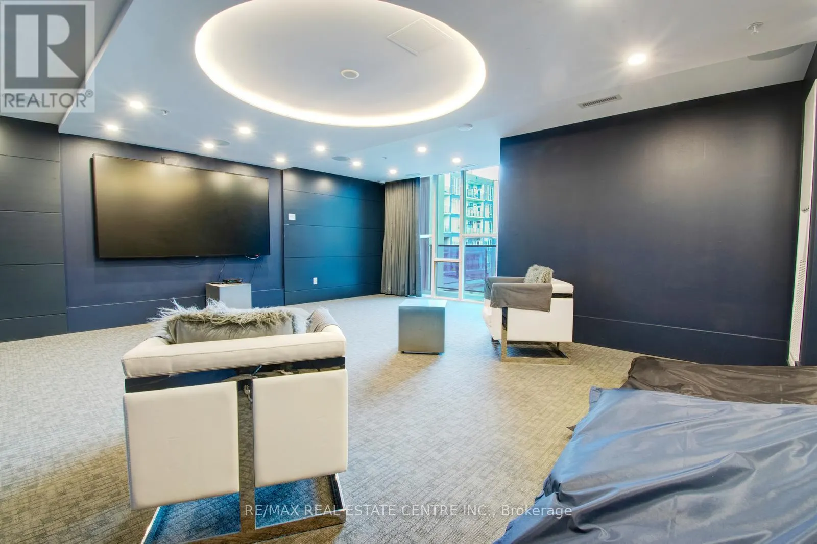 535 - 16 CONCORD PLACE