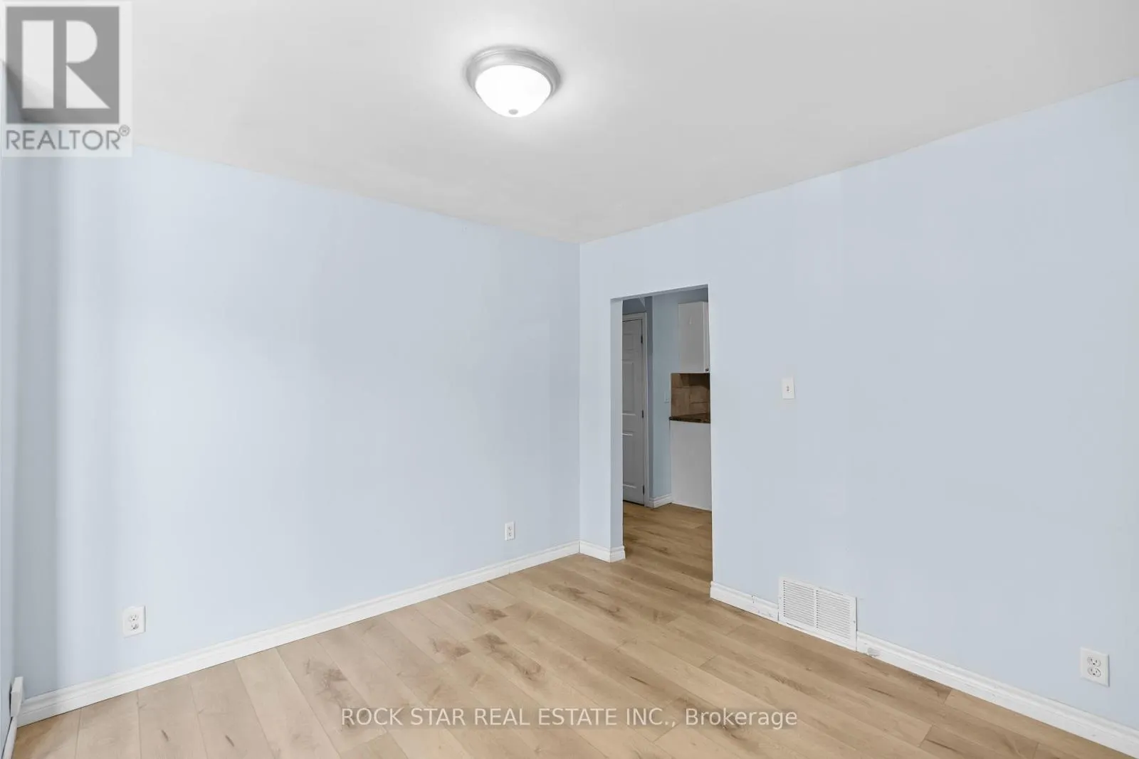 18 BARNESDALE AVENUE N