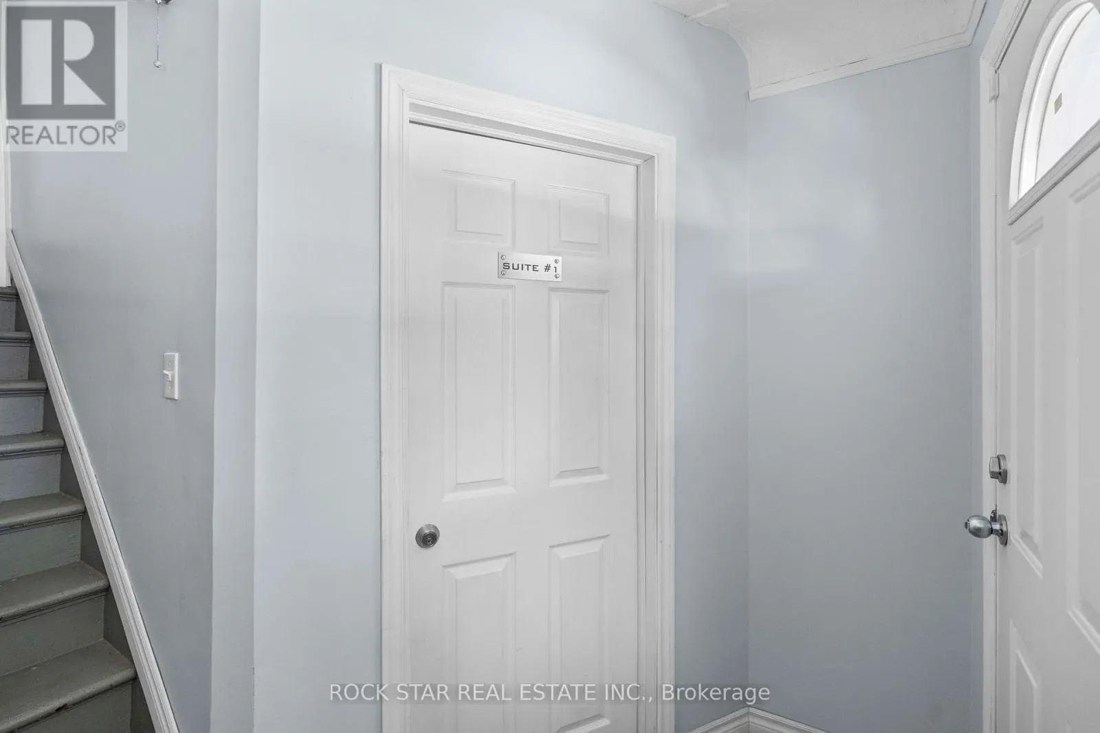 18 BARNESDALE AVENUE N