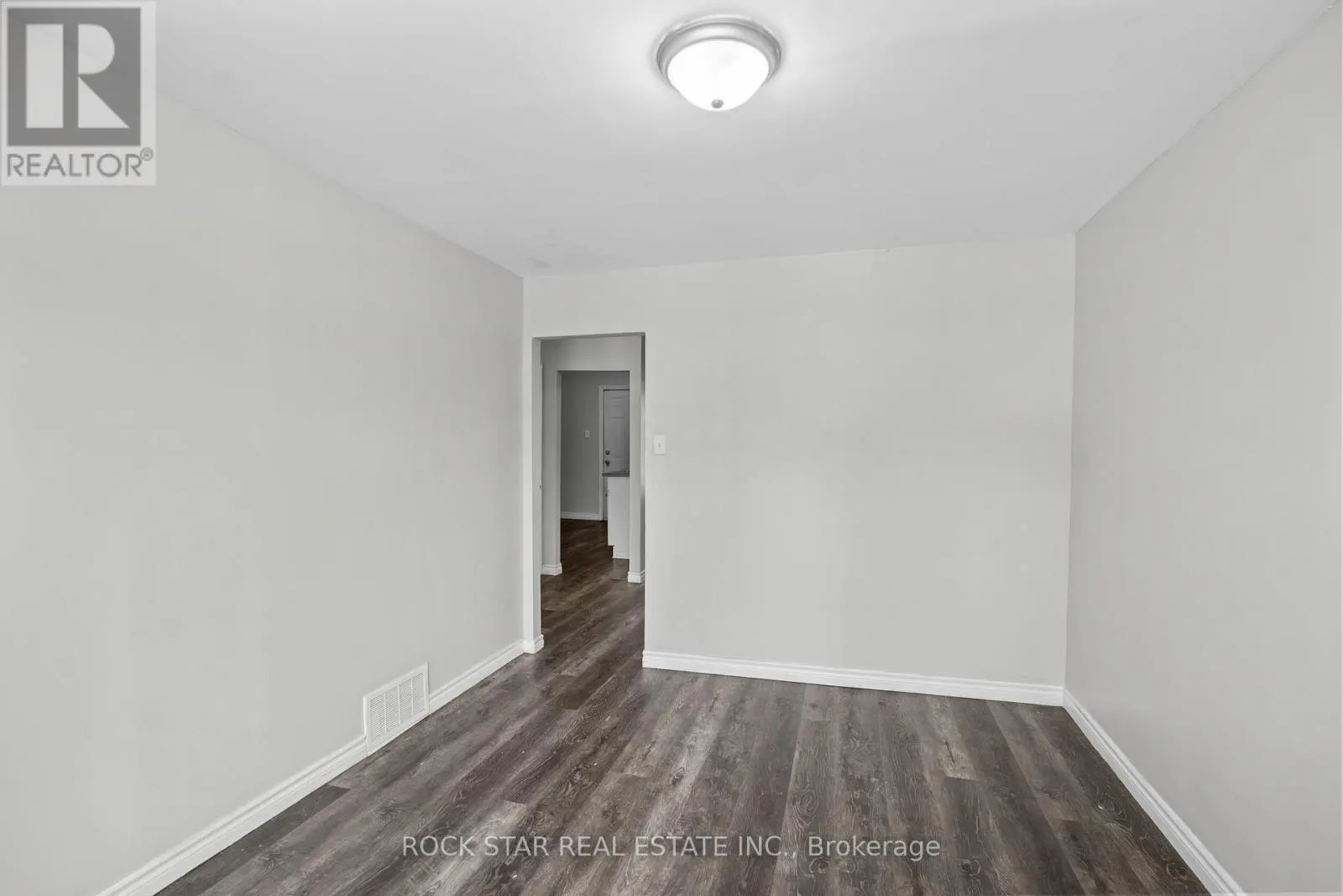 18 BARNESDALE AVENUE N