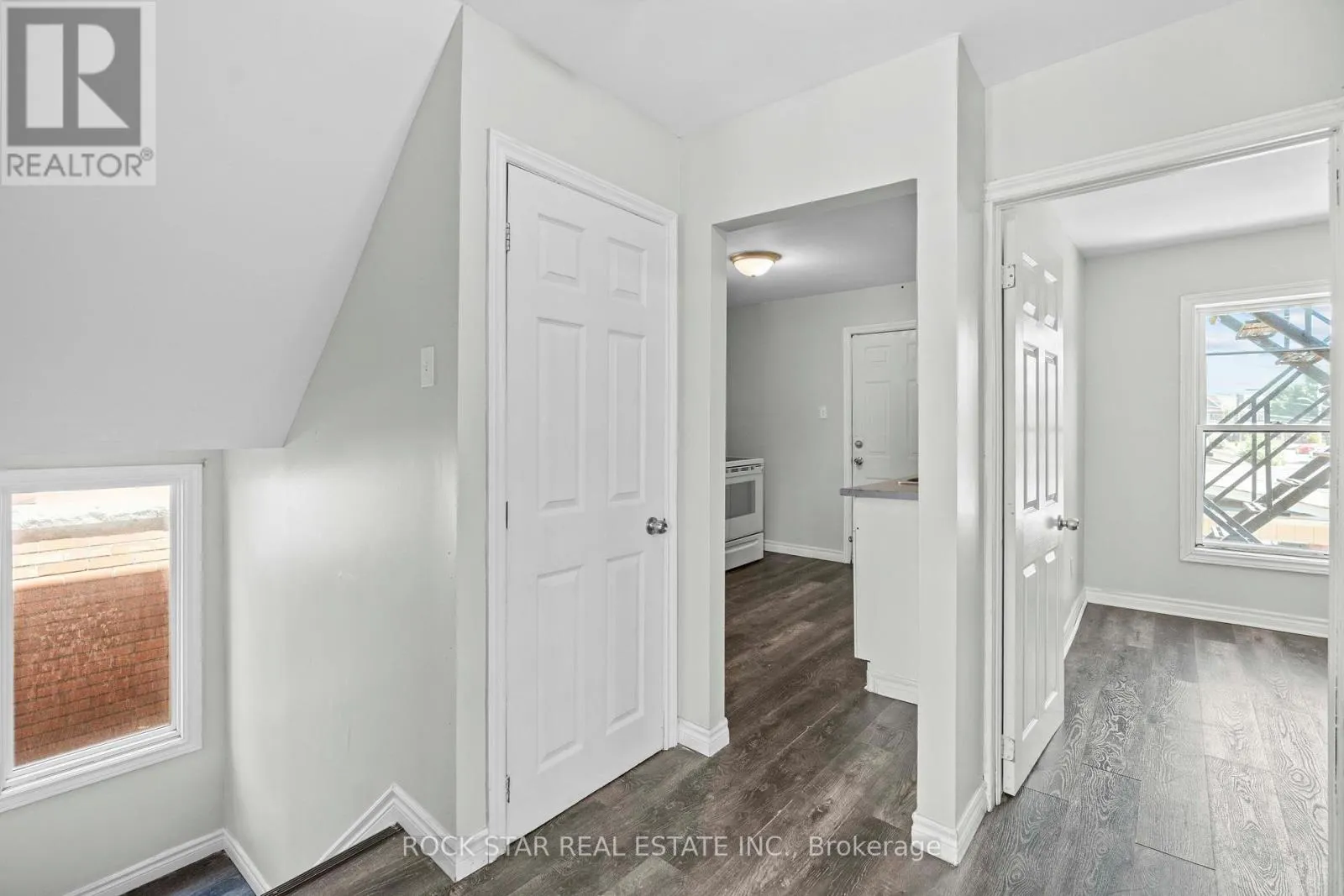 18 BARNESDALE AVENUE N