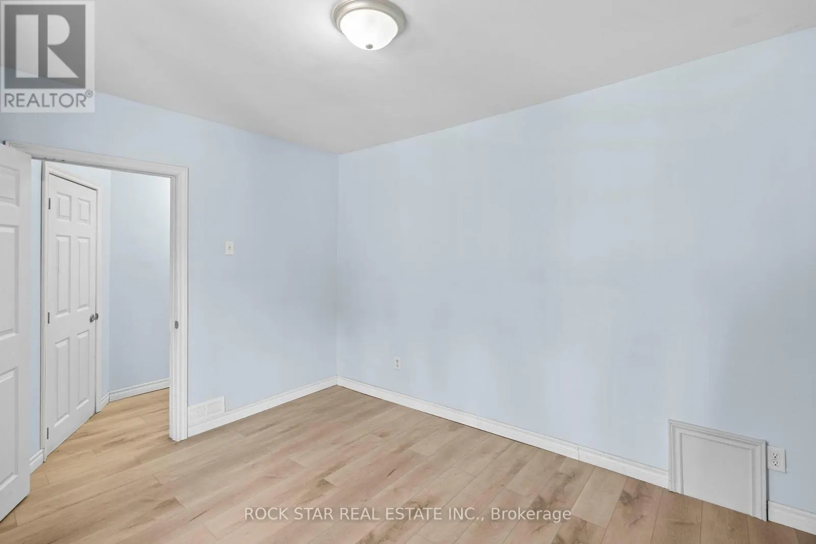 18 BARNESDALE AVENUE N