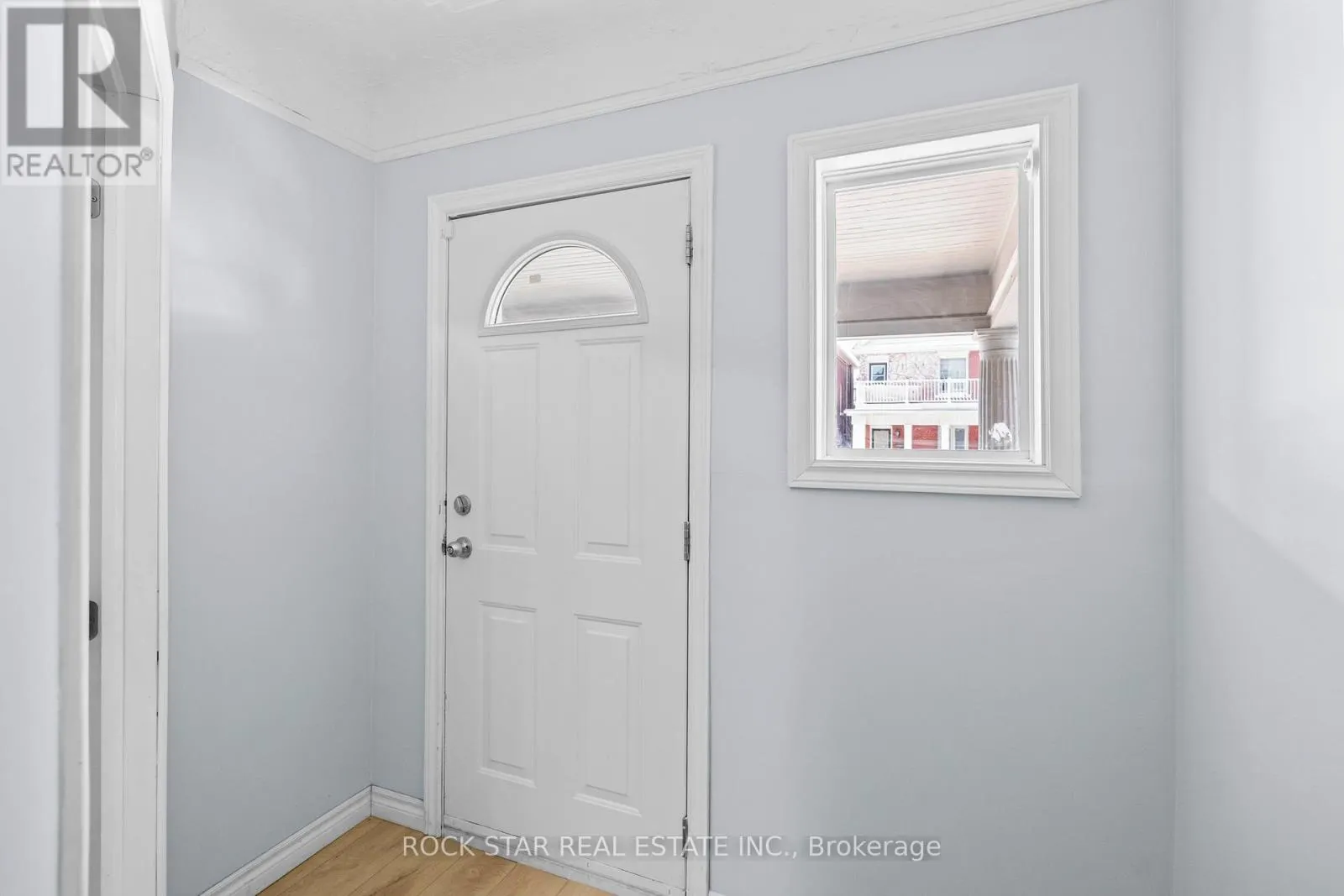 18 BARNESDALE AVENUE N