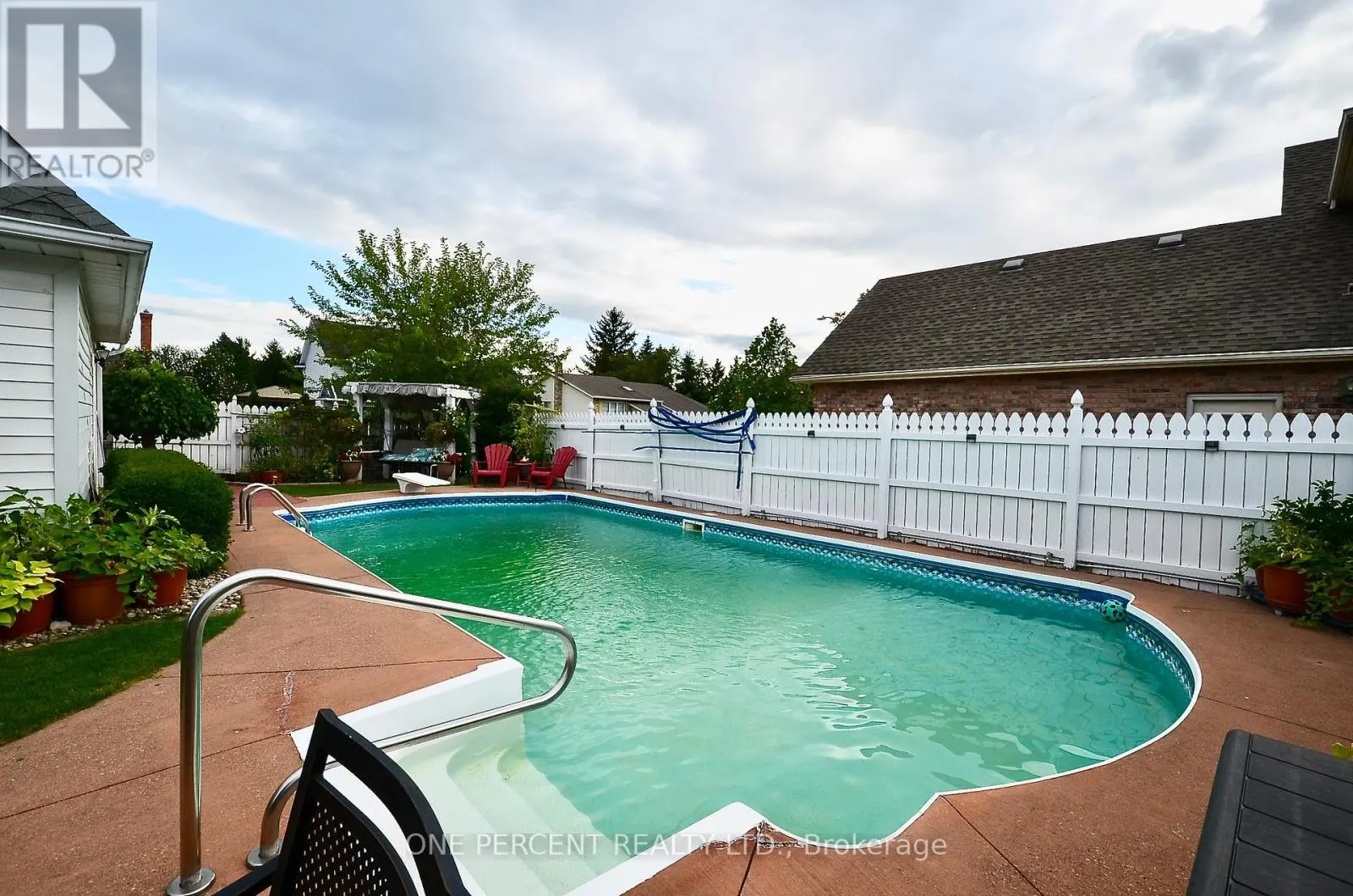 1 DUNBAR CRESCENT