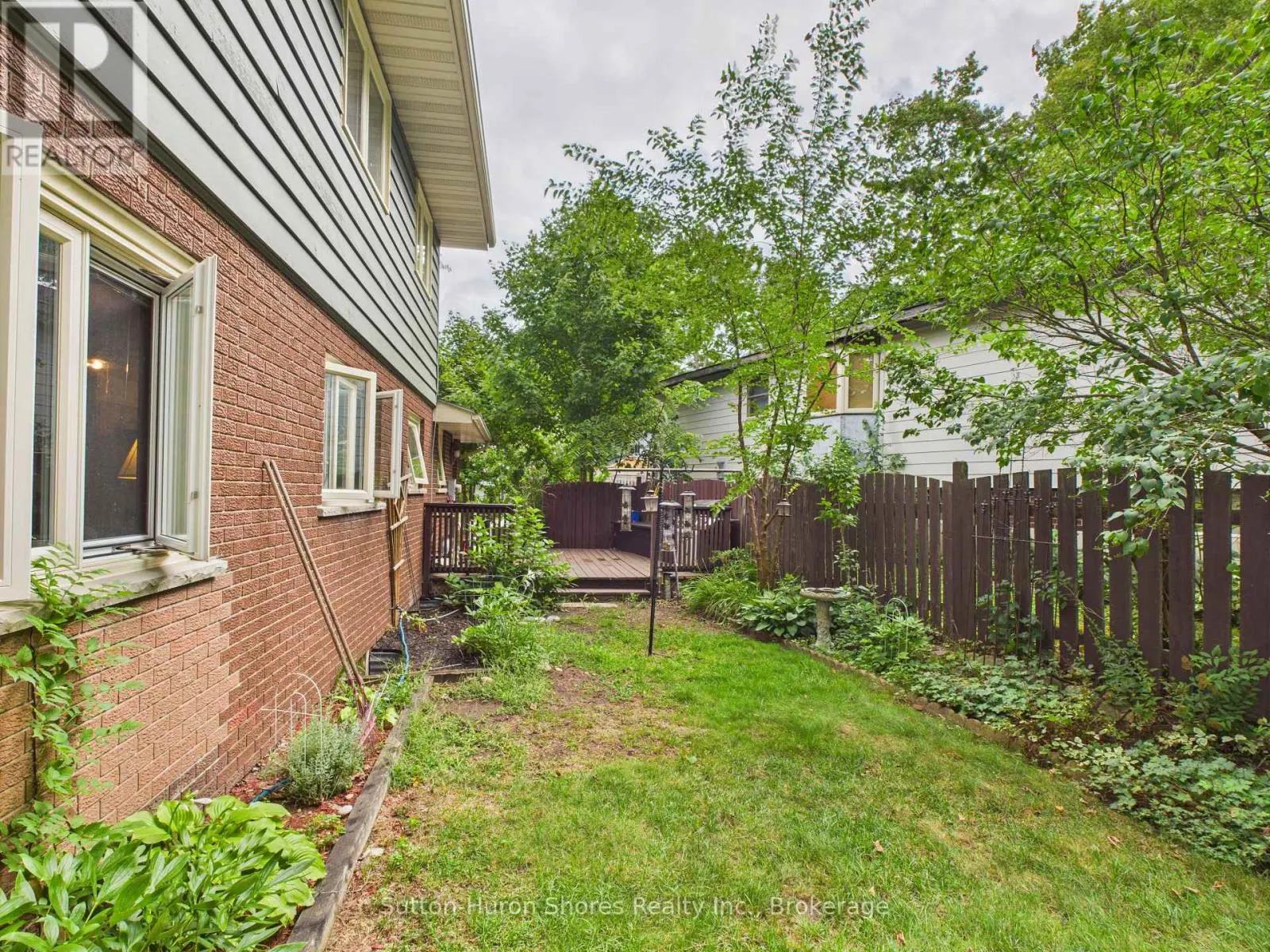 341 WELLINGTON STREET