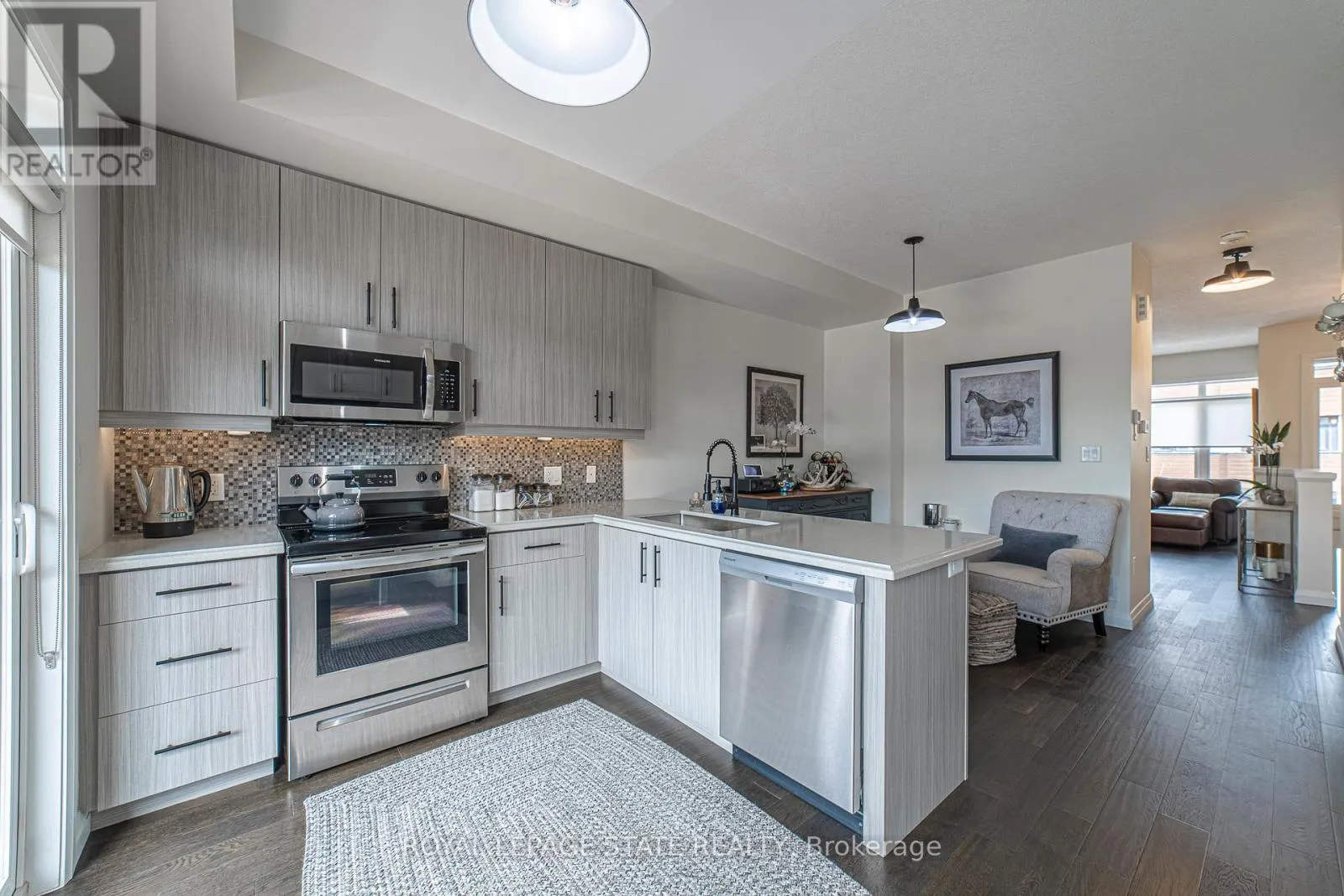 40 - 35 MIDHURST HEIGHTS