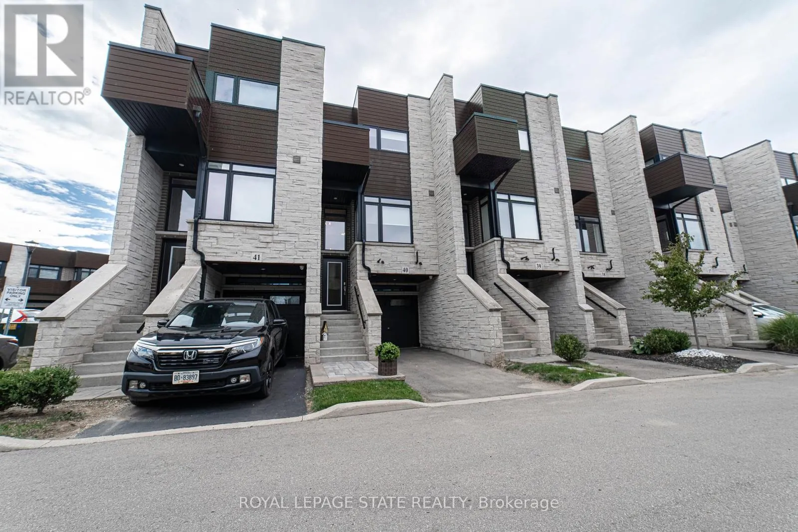 40 - 35 MIDHURST HEIGHTS