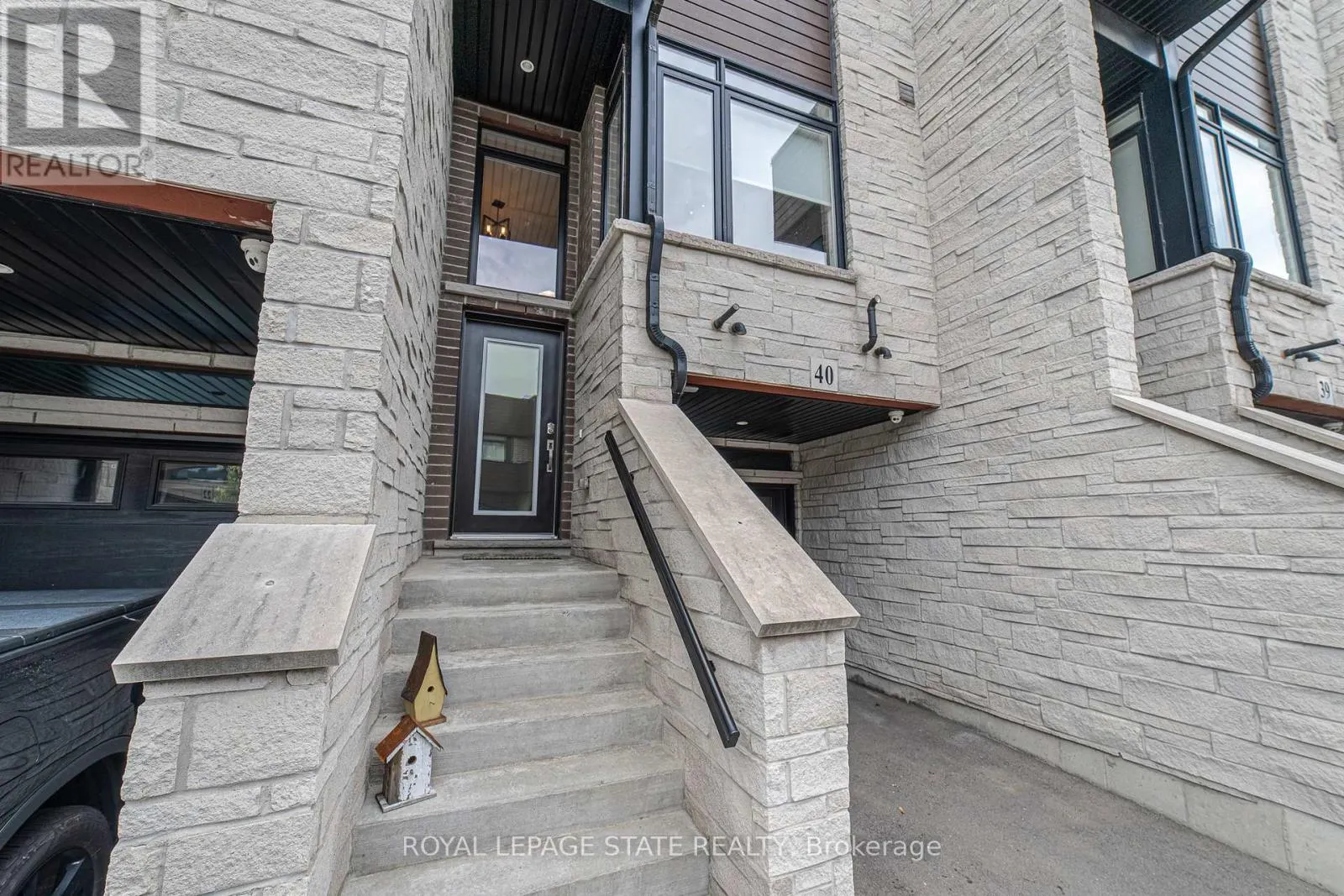 40 - 35 MIDHURST HEIGHTS