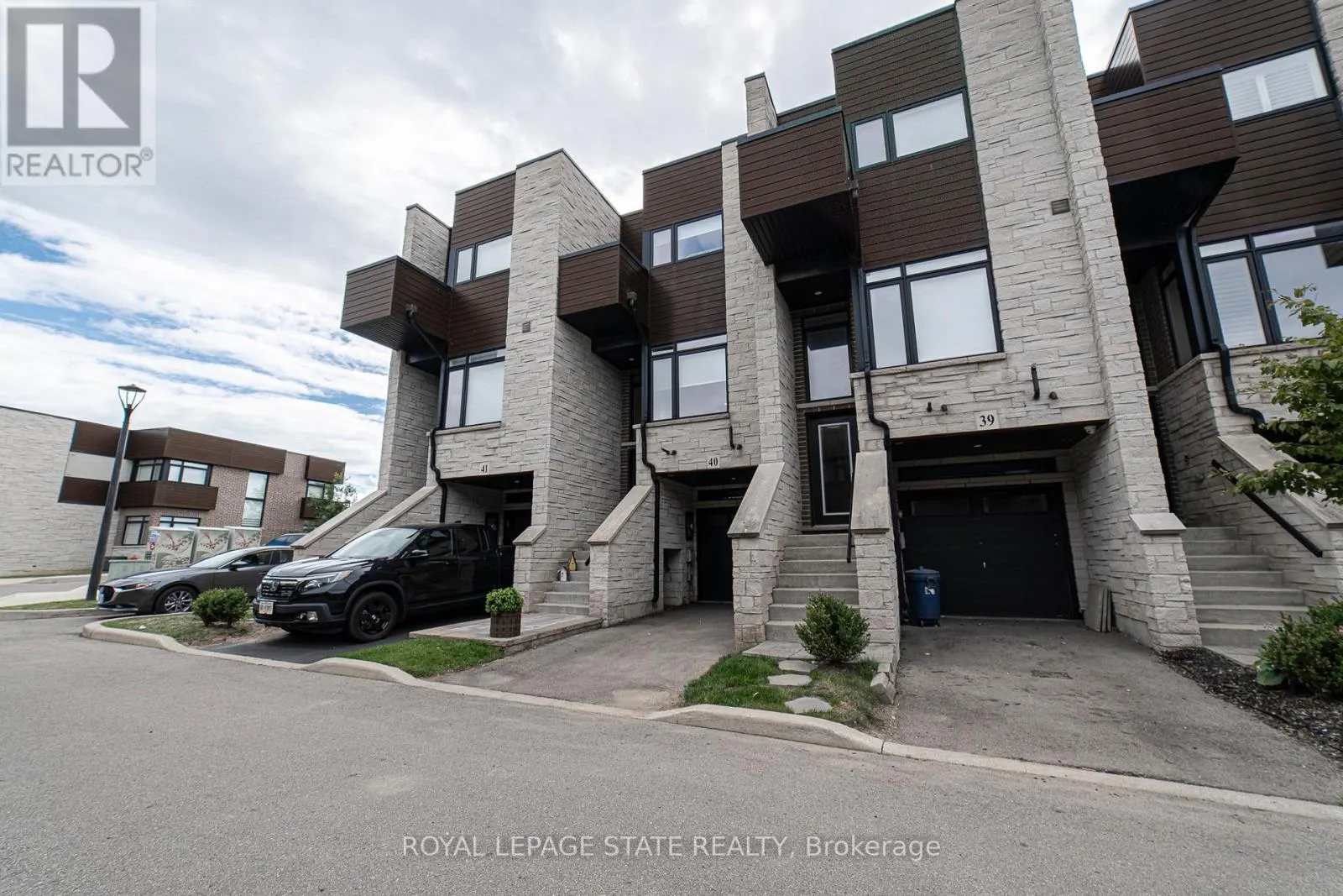 40 - 35 MIDHURST HEIGHTS