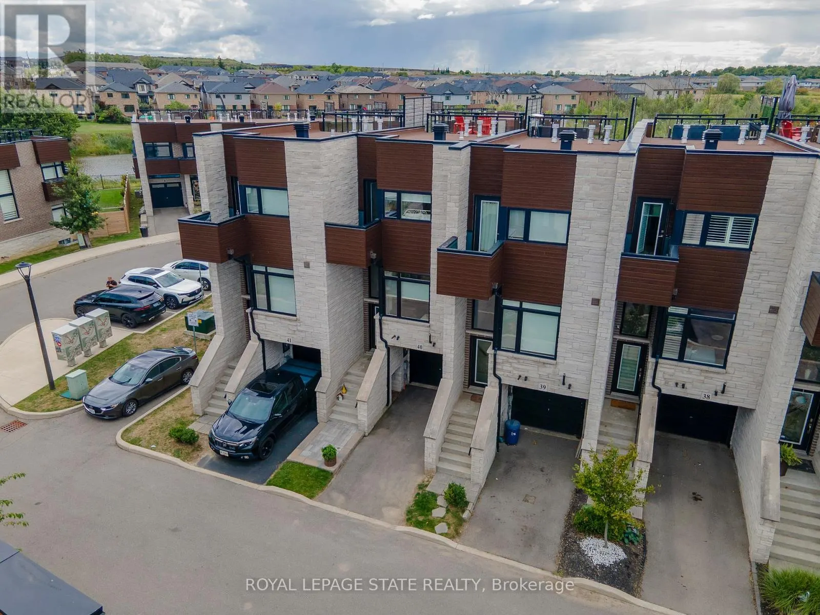 40 - 35 MIDHURST HEIGHTS