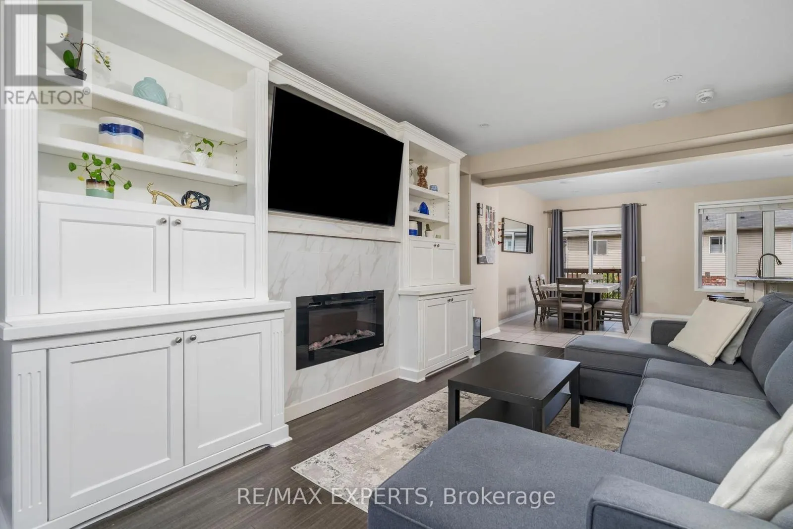 5045 DESANTIS DRIVE