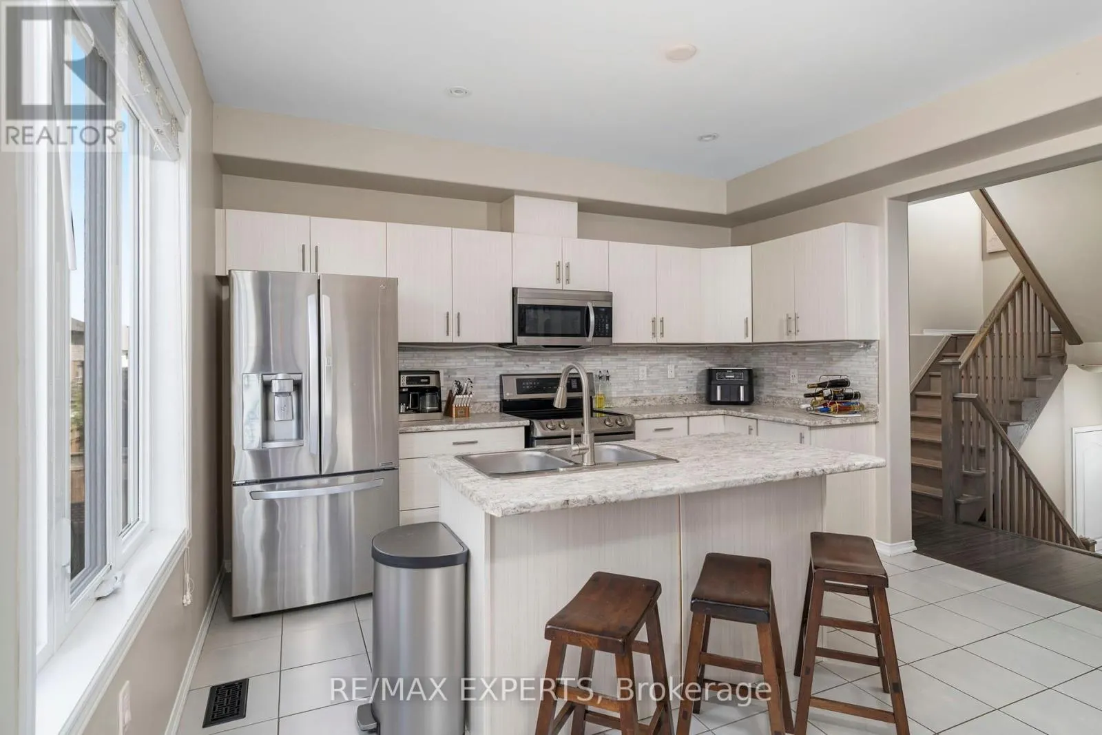 5045 DESANTIS DRIVE