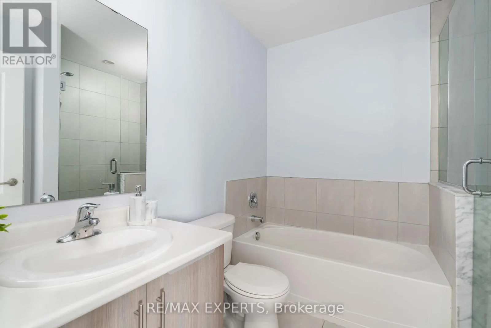 5045 DESANTIS DRIVE