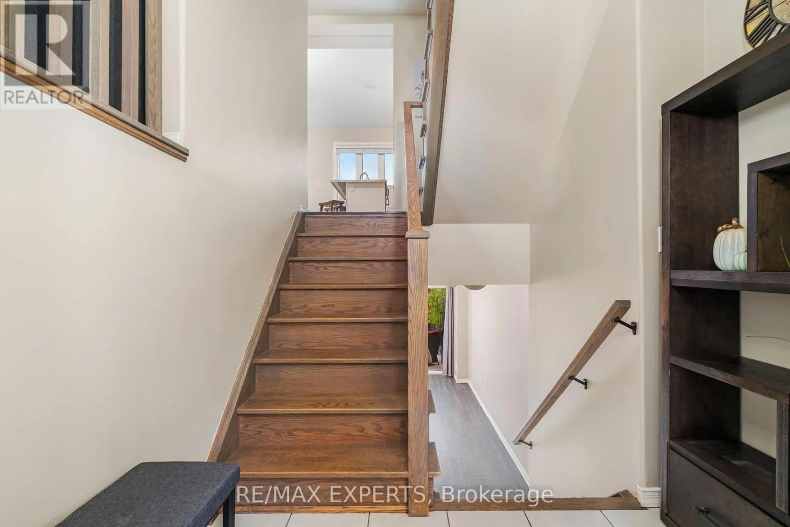 5045 DESANTIS DRIVE