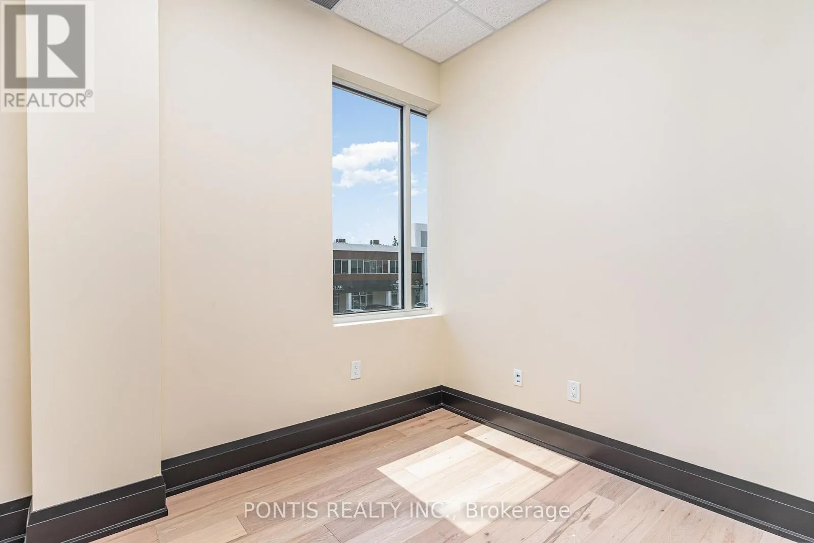 H211 - 460 HESPELER ROAD