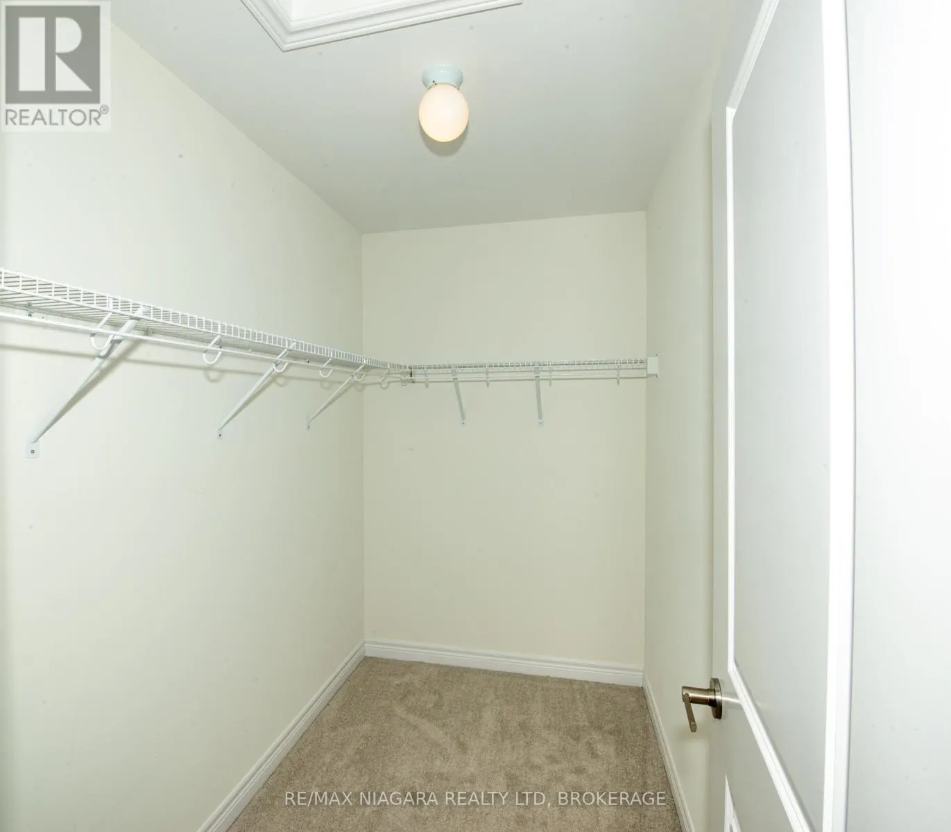 100 BLACKBIRD WAY