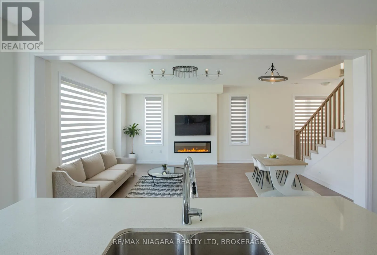 100 BLACKBIRD WAY