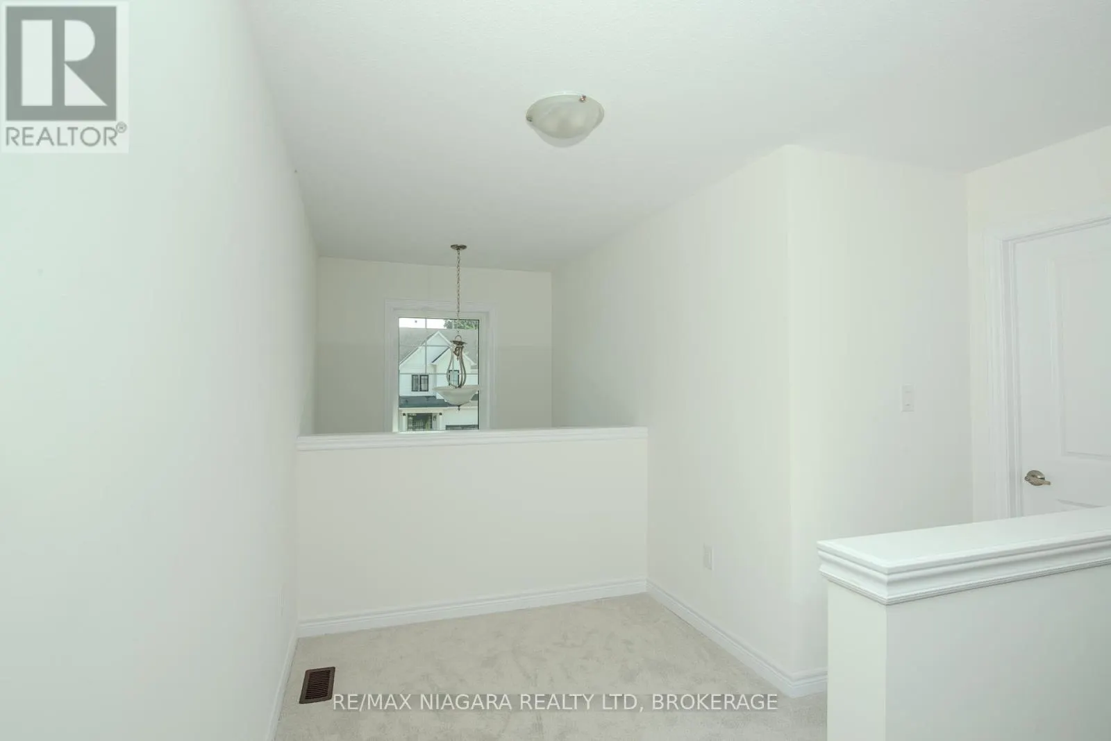 100 BLACKBIRD WAY
