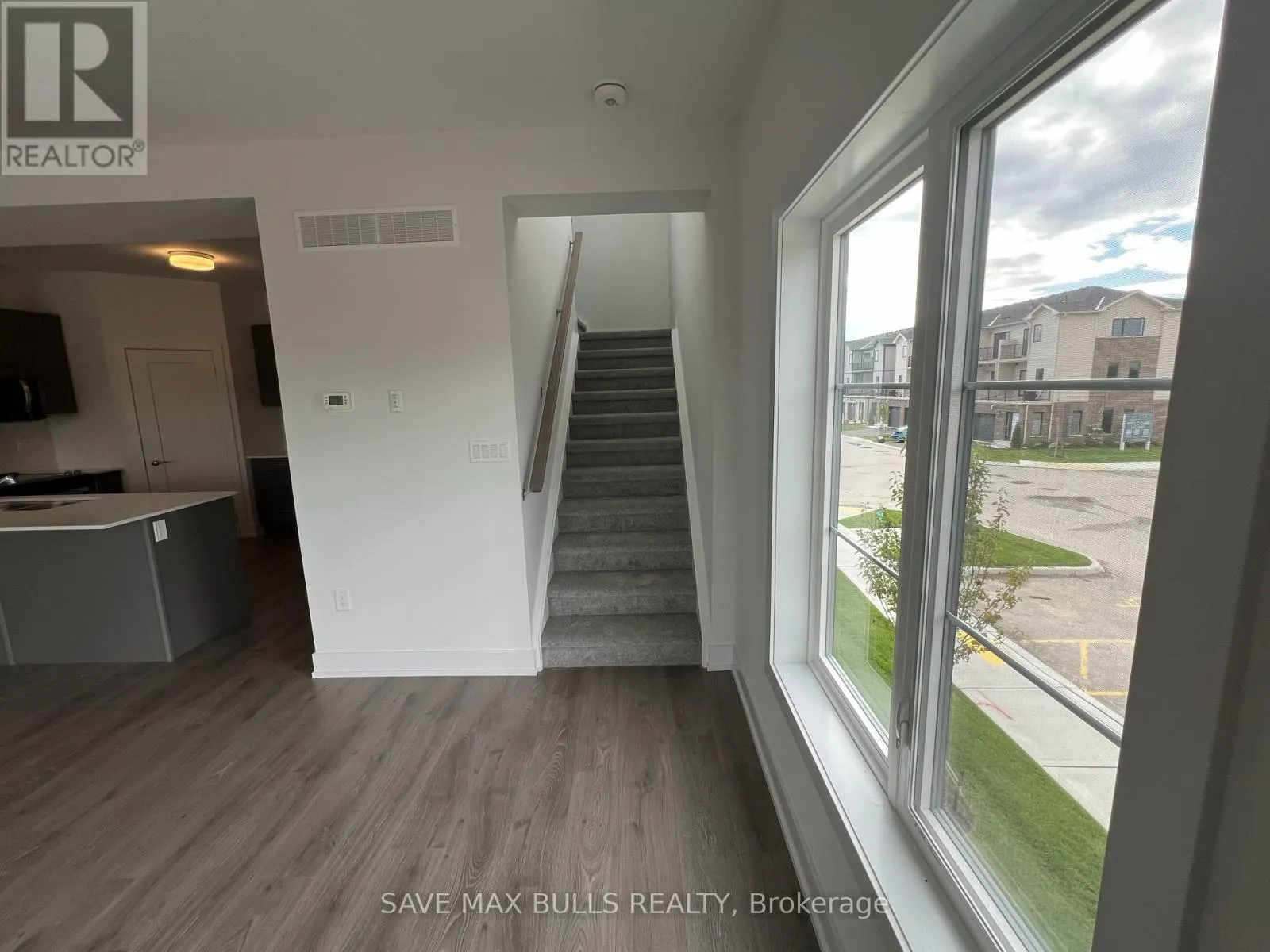 80 AMBIENCE STREET