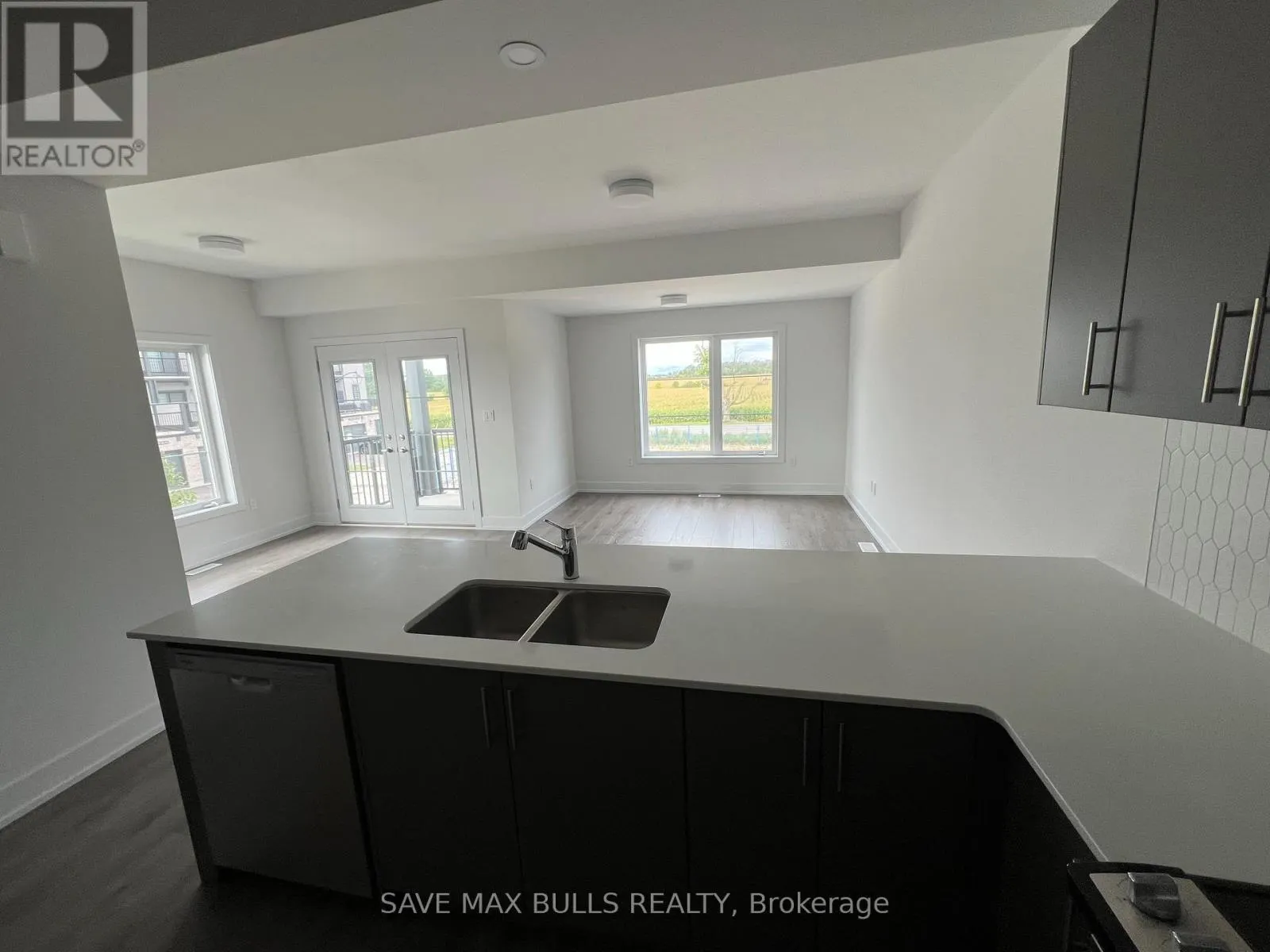 80 AMBIENCE STREET