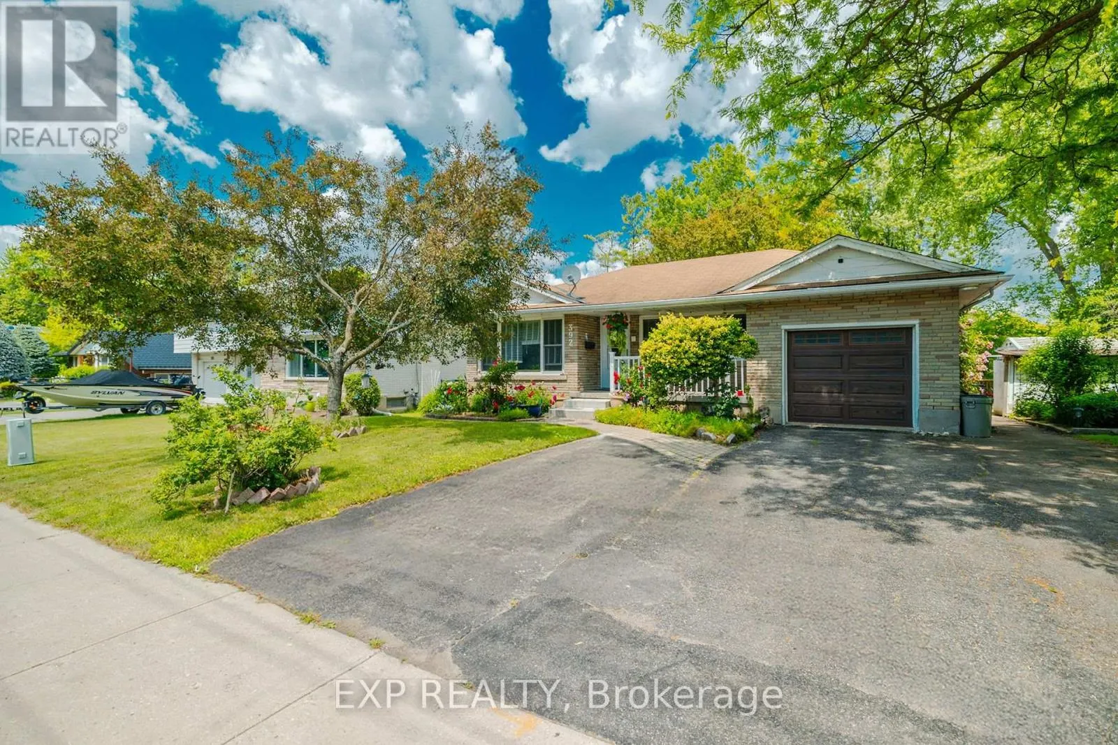 392 FISCHER HALLMAN ROAD