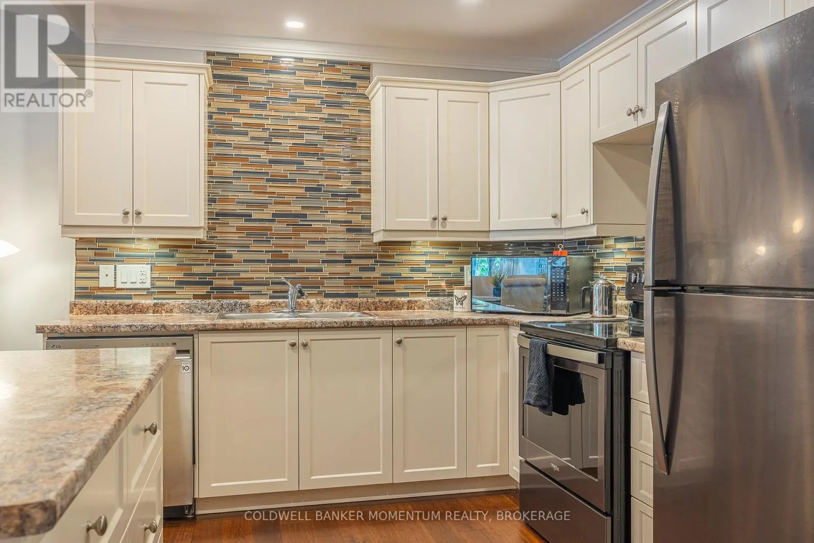 3916 TRILLIUM CIRCLE
