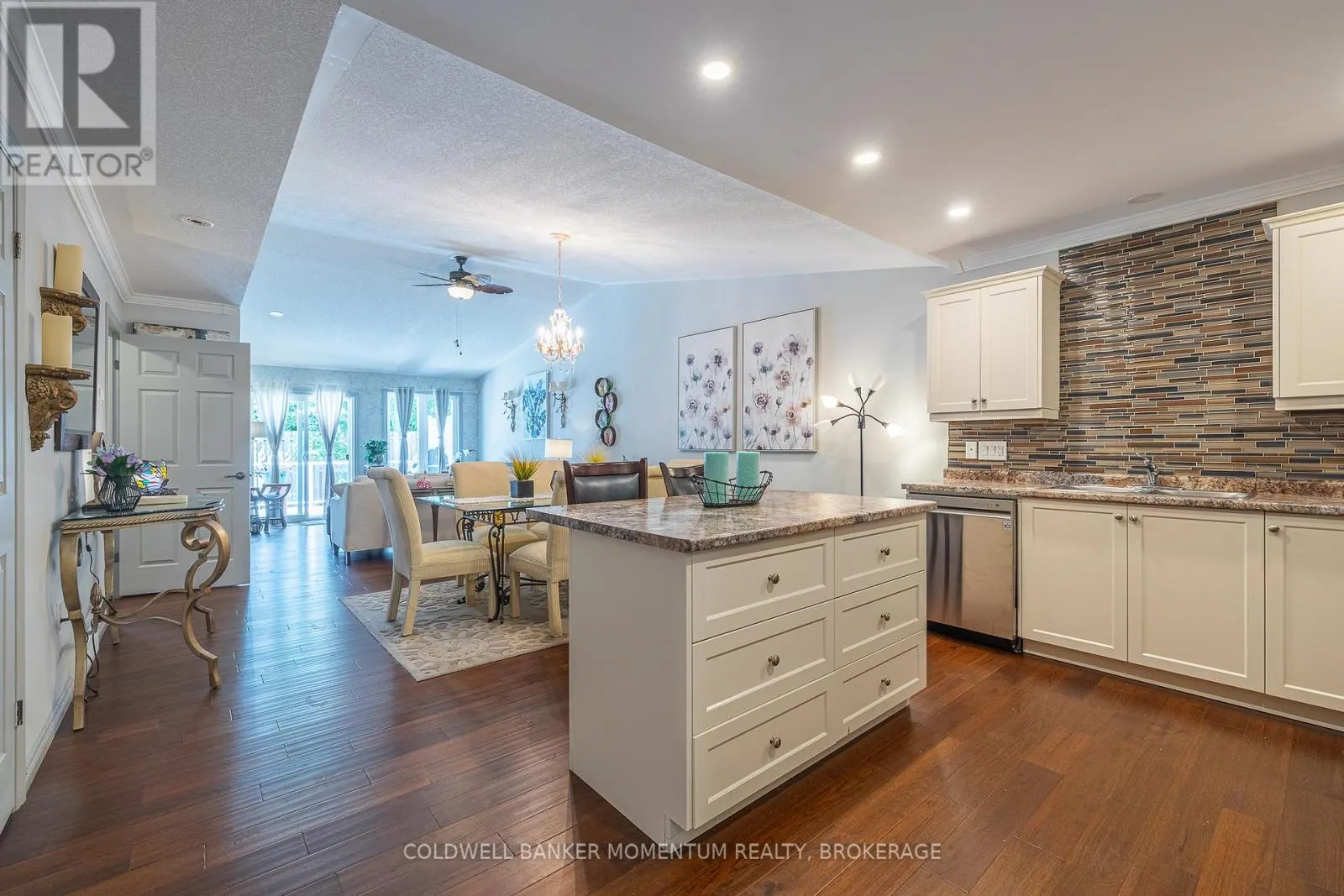 3916 TRILLIUM CIRCLE