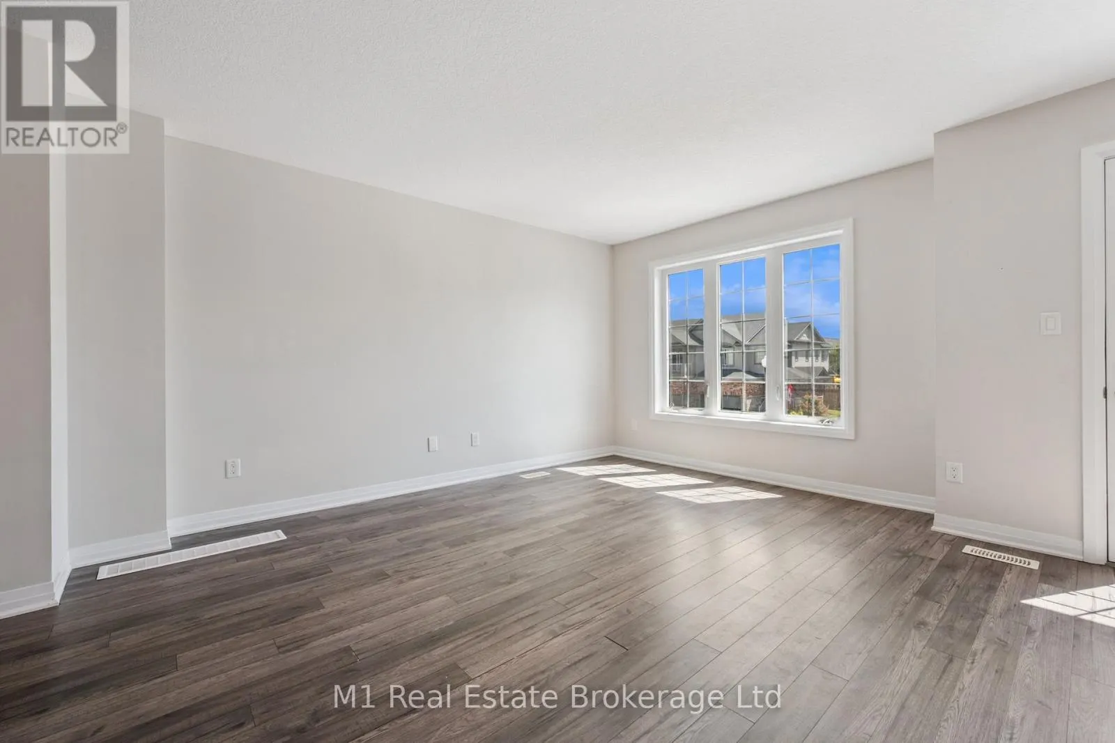13 MEADOWRIDGE STREET