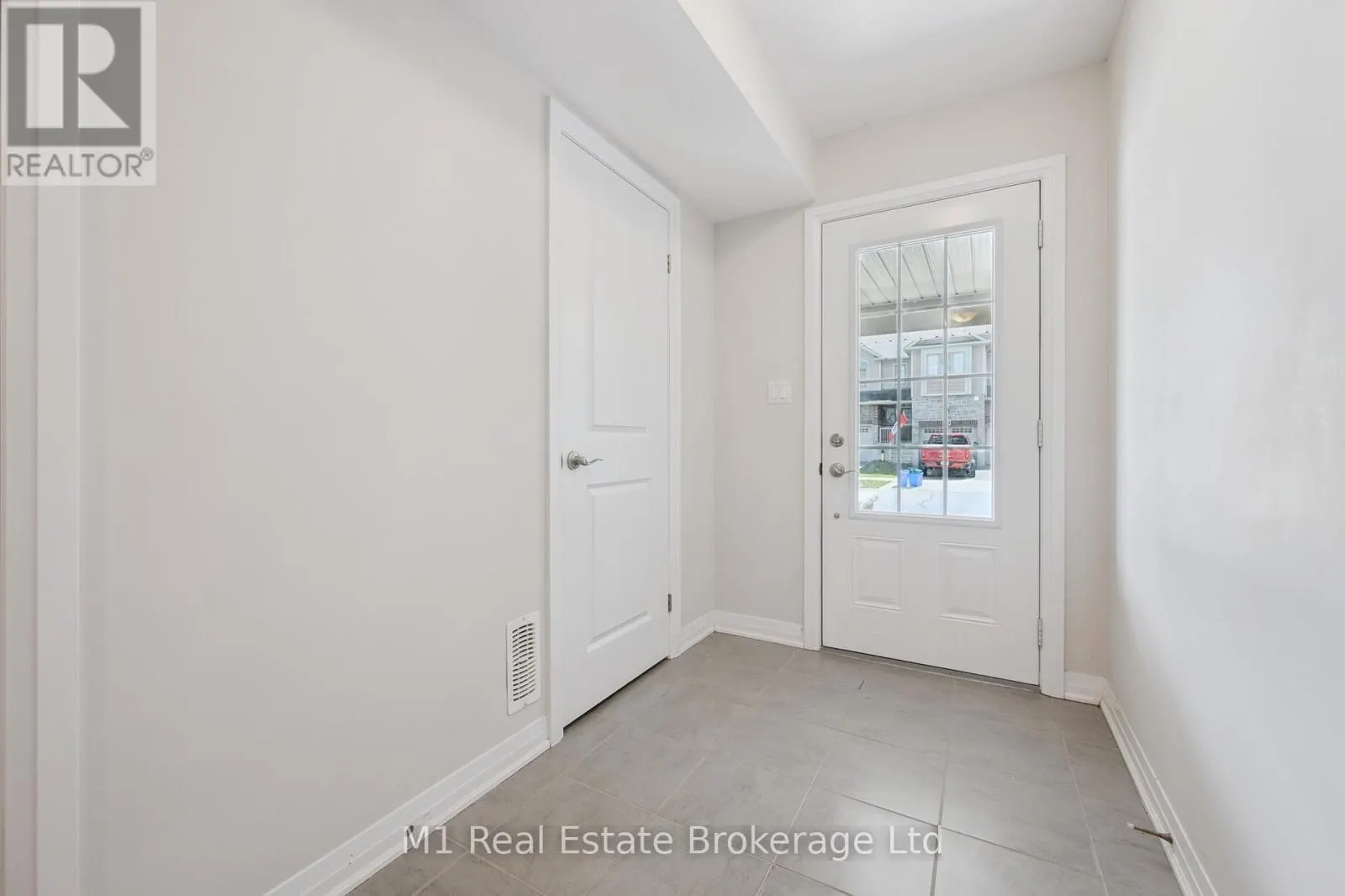13 MEADOWRIDGE STREET