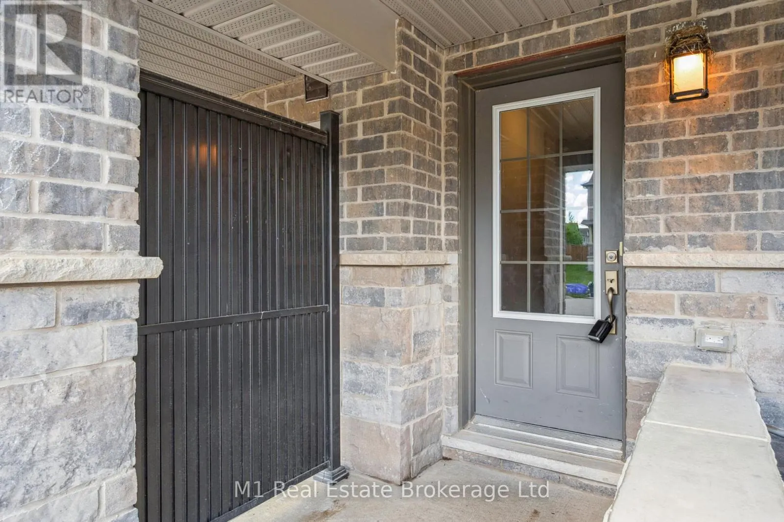 13 MEADOWRIDGE STREET