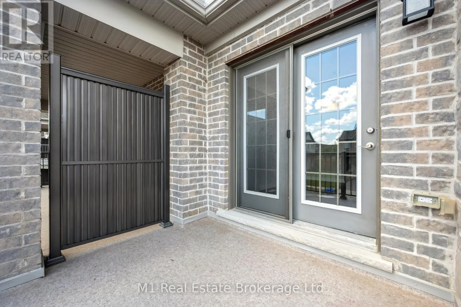 13 MEADOWRIDGE STREET