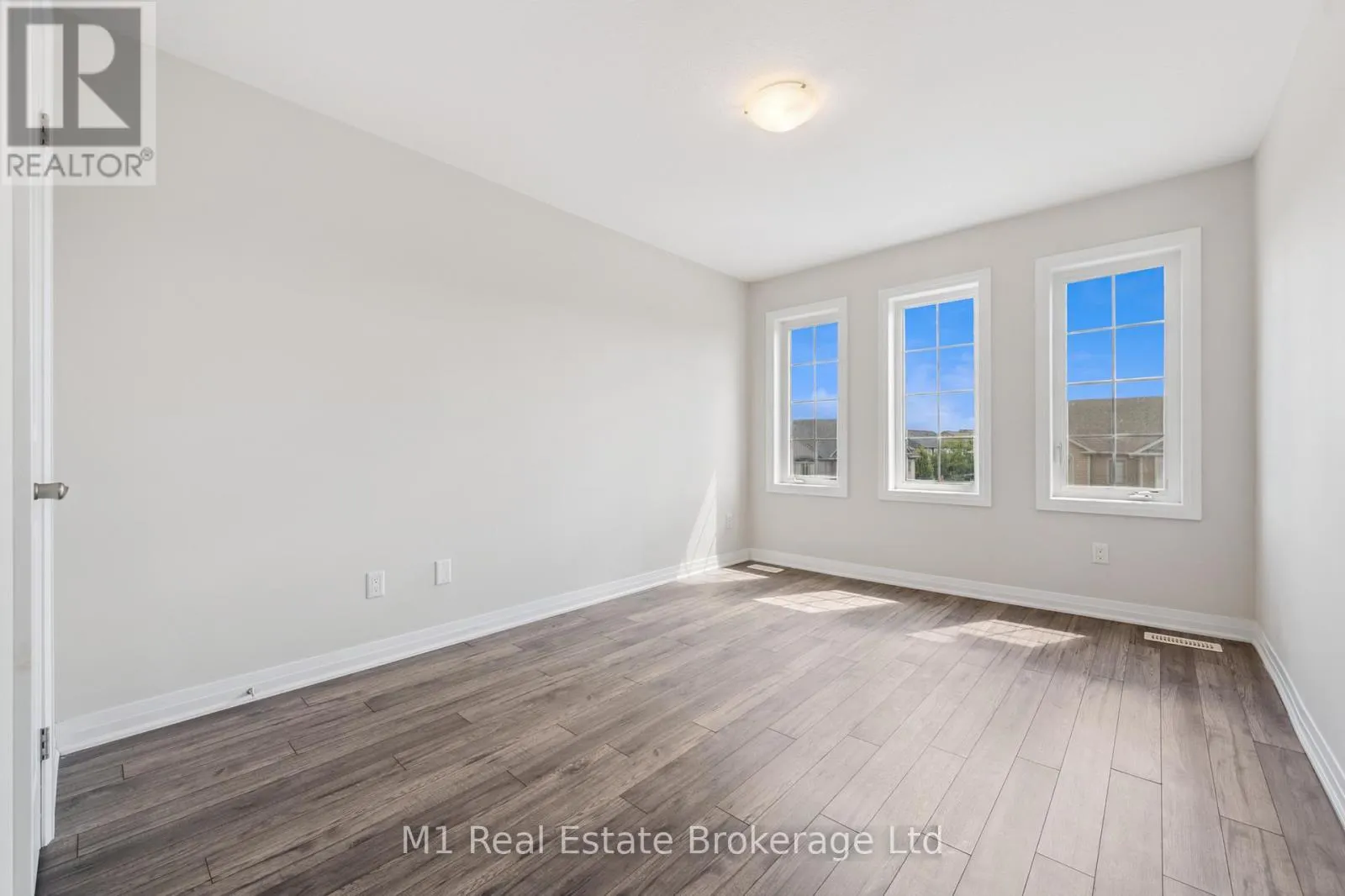 13 MEADOWRIDGE STREET