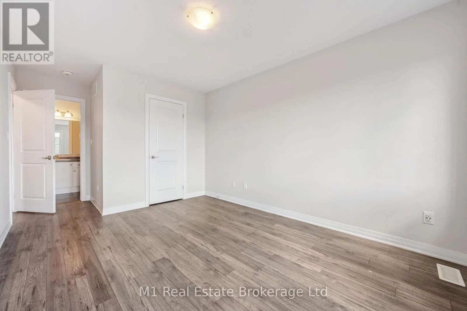 13 MEADOWRIDGE STREET