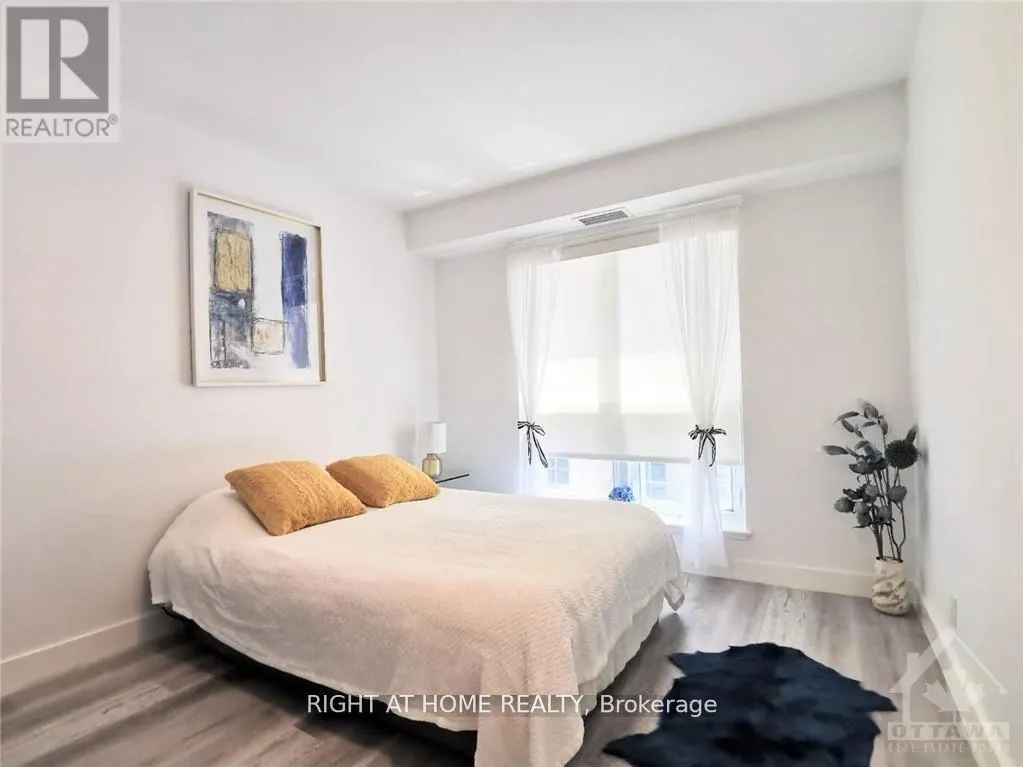 709 - 242 RIDEAU STREET