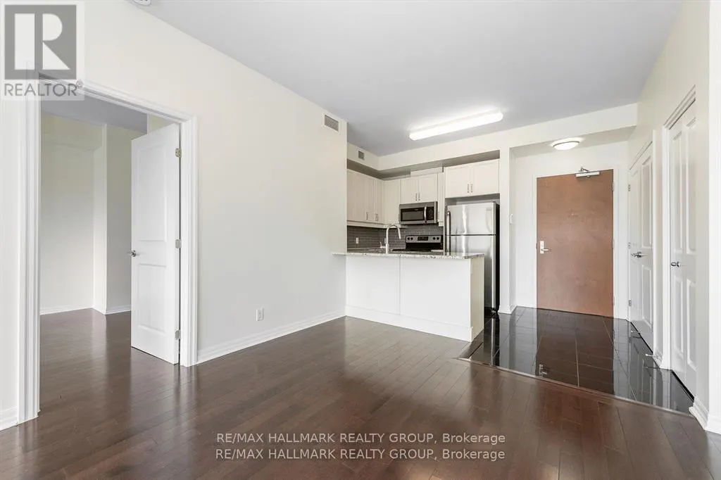 PH1-2702 - 242 RIDEAU STREET